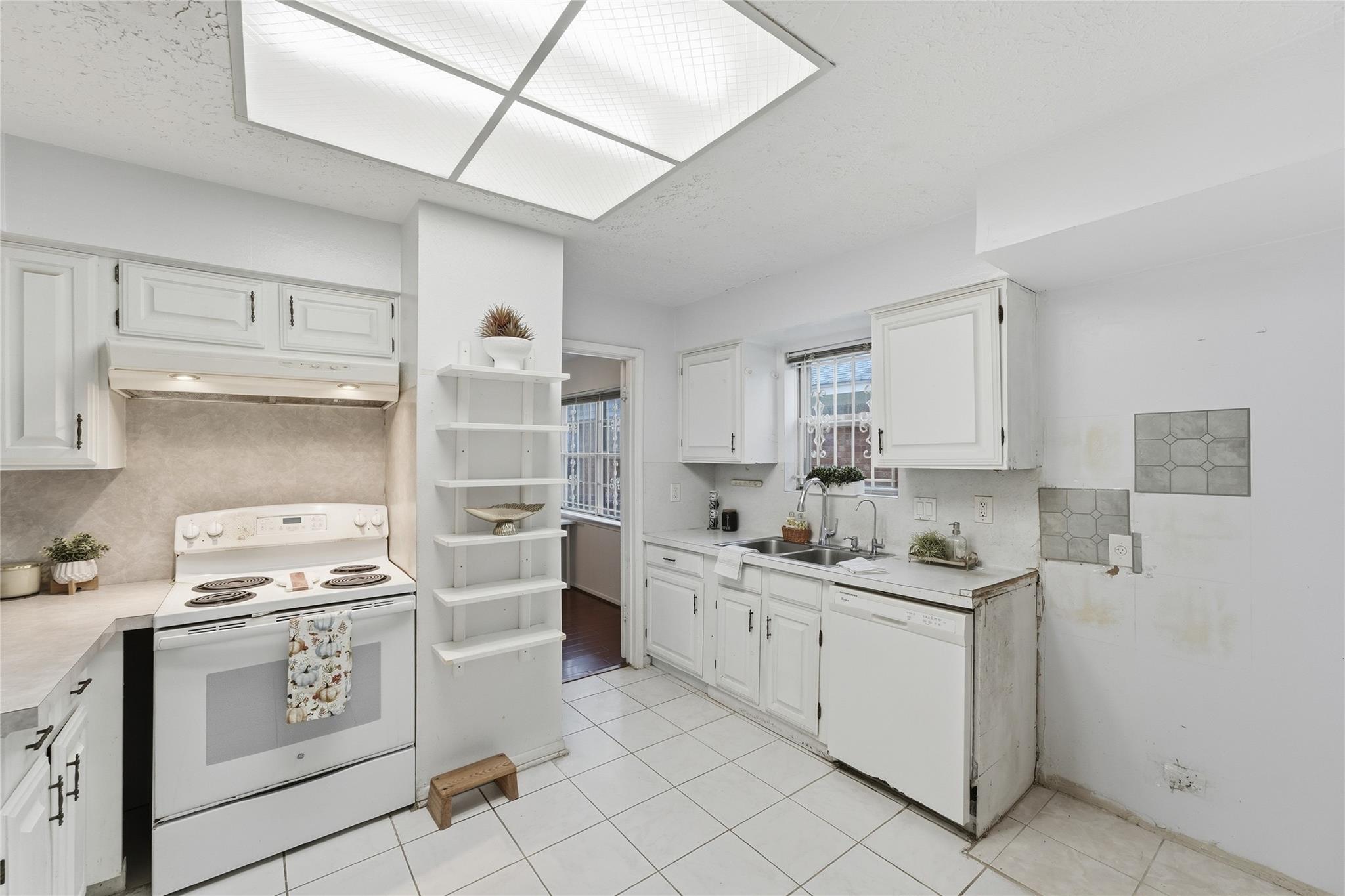 12126 Pine Knoll Drive