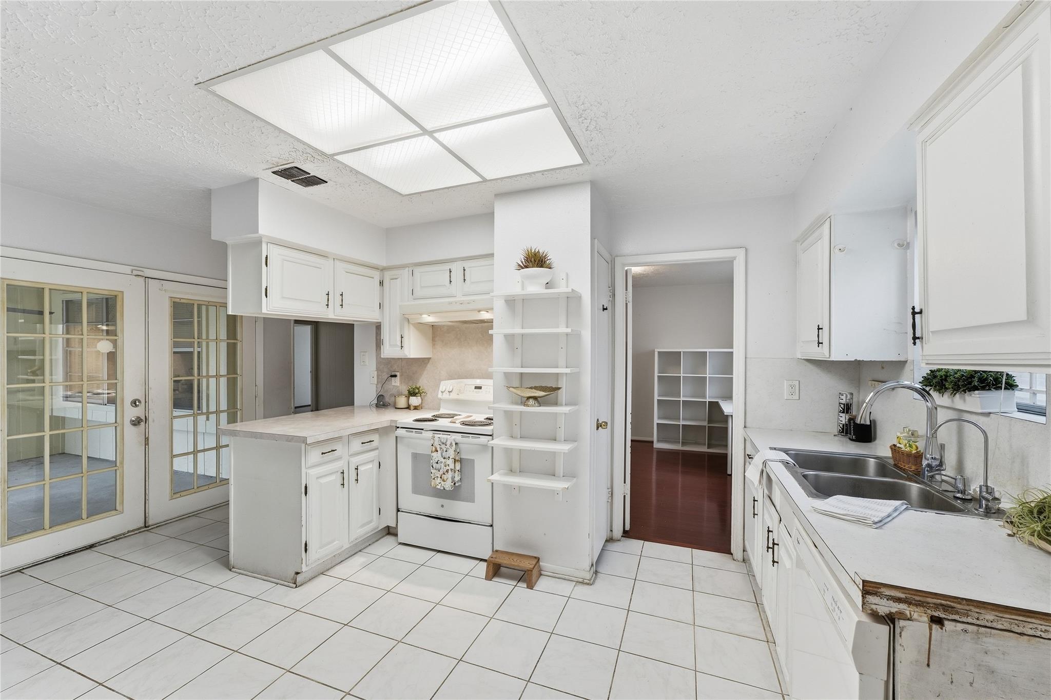12126 Pine Knoll Drive