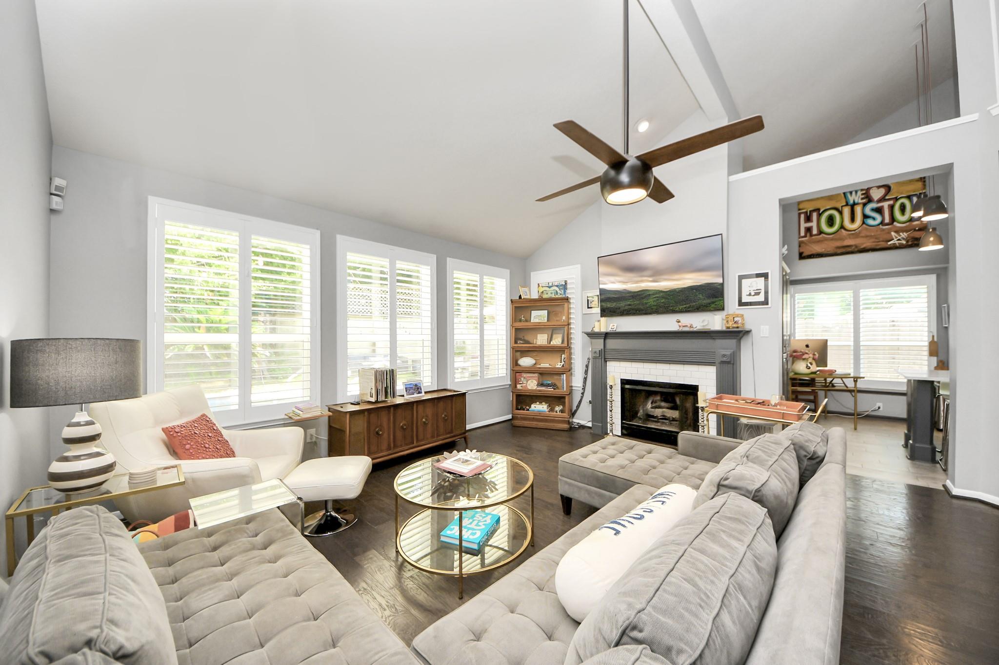 8910 Burleson Court