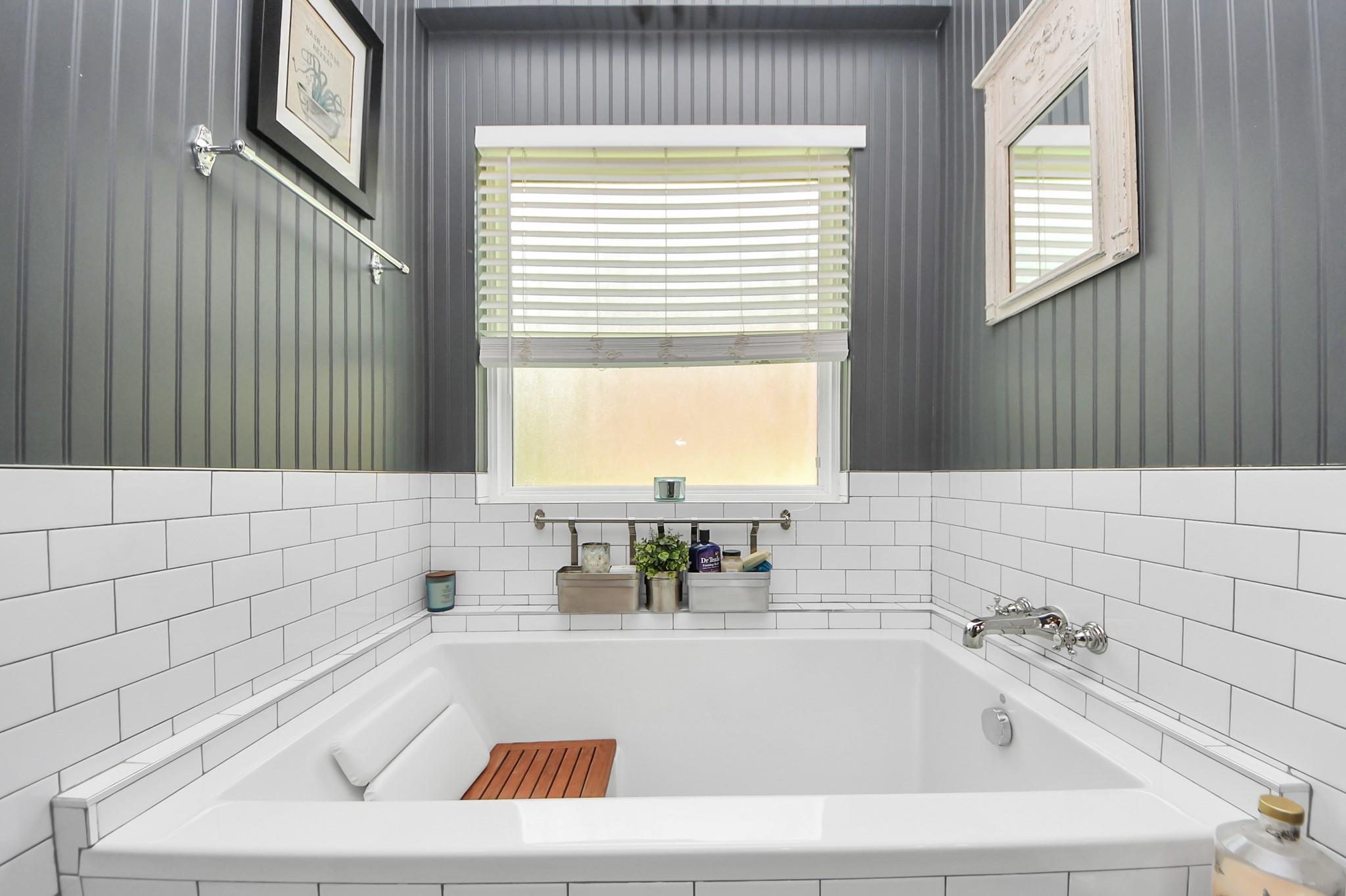 8910 Burleson Court