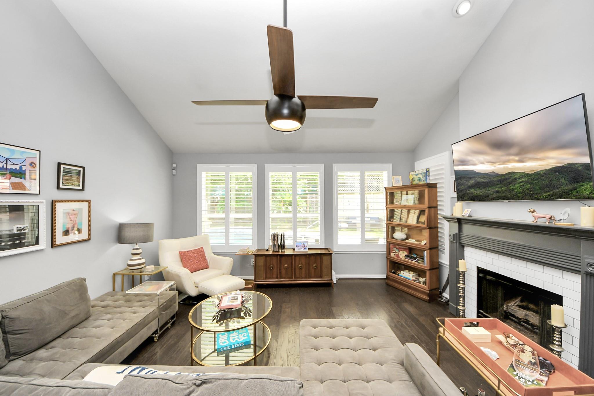 8910 Burleson Court