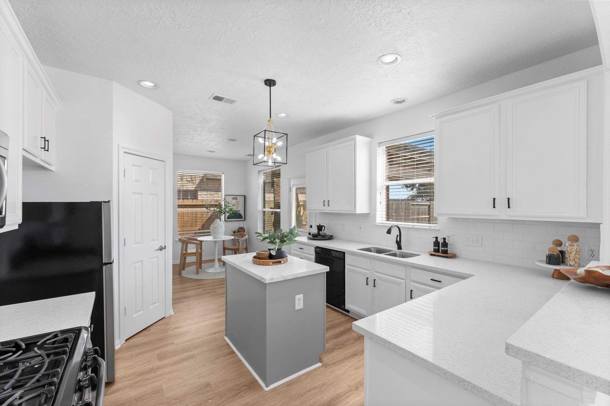 21418 Avalon Queen Drive