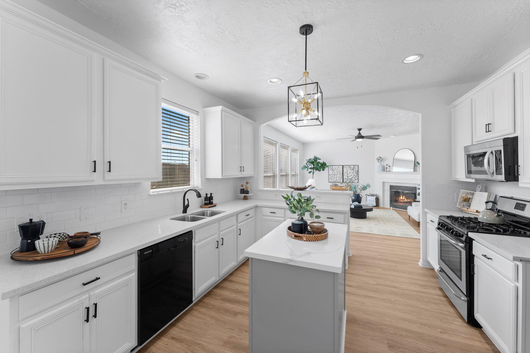 21418 Avalon Queen Drive