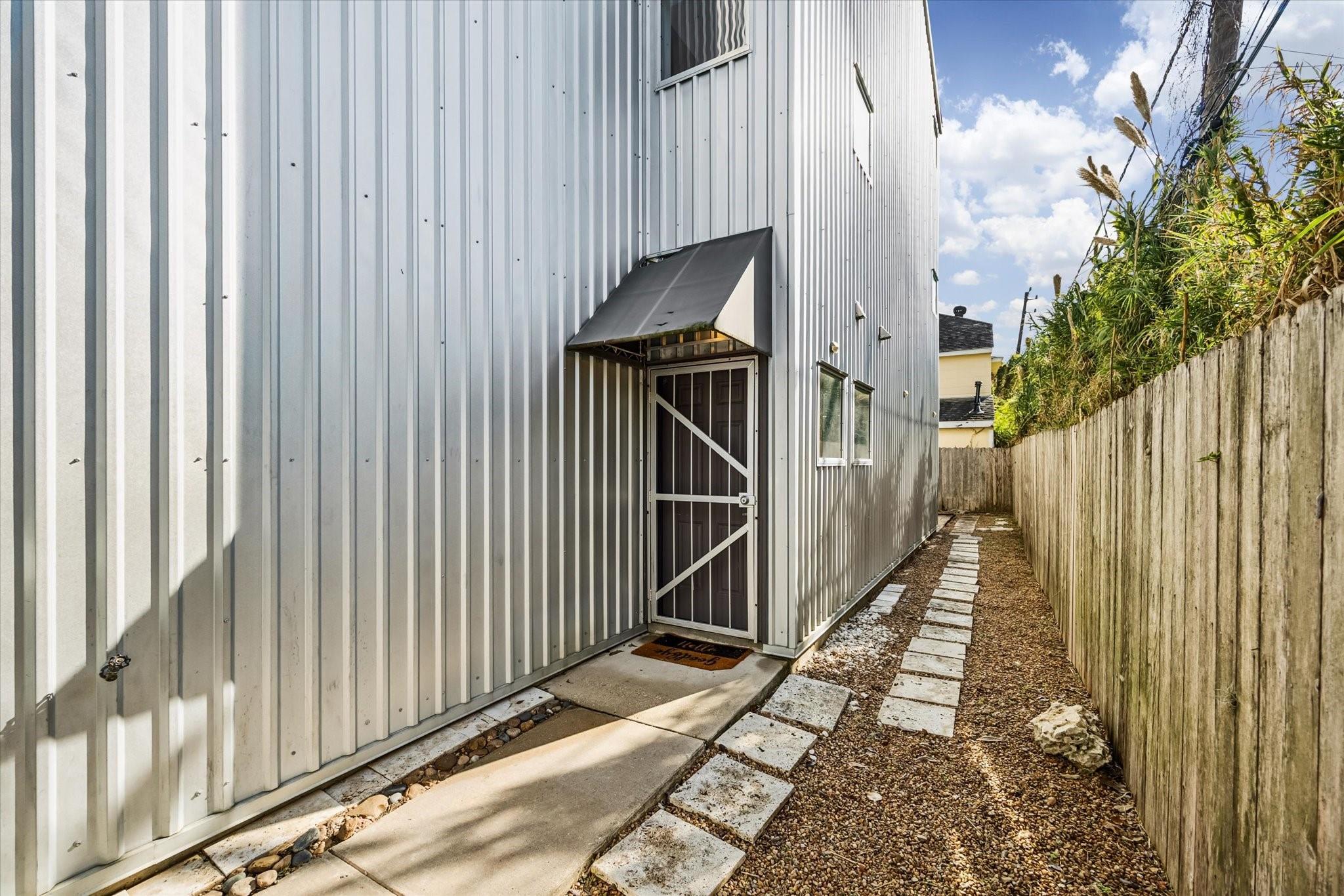 2508 Calumet Street Unit: E