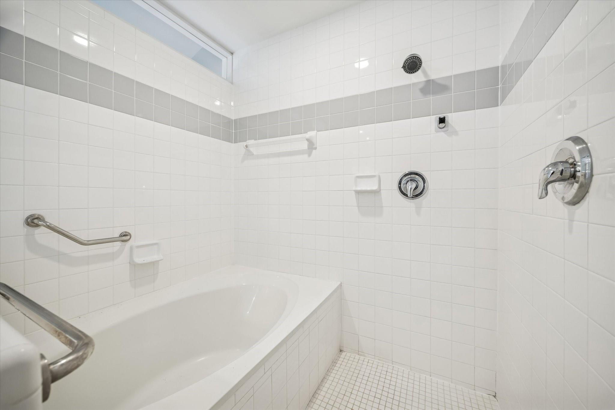 2508 Calumet Street Unit: E