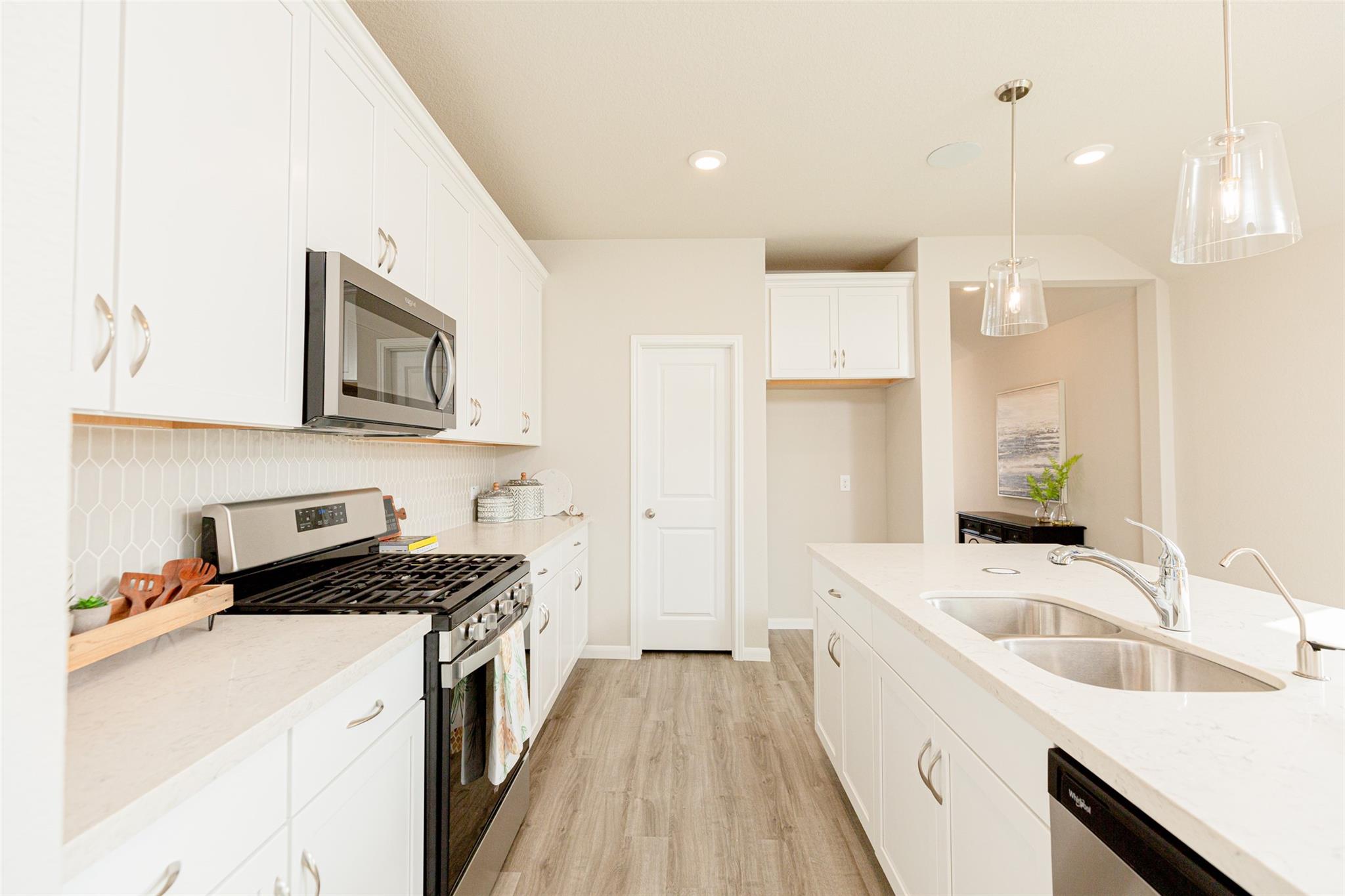 19584 Stripe Hill Bend