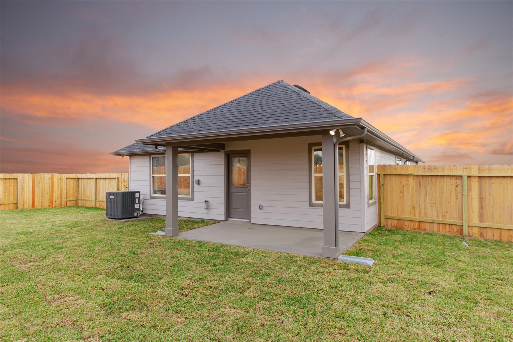 19584 Stripe Hill Bend