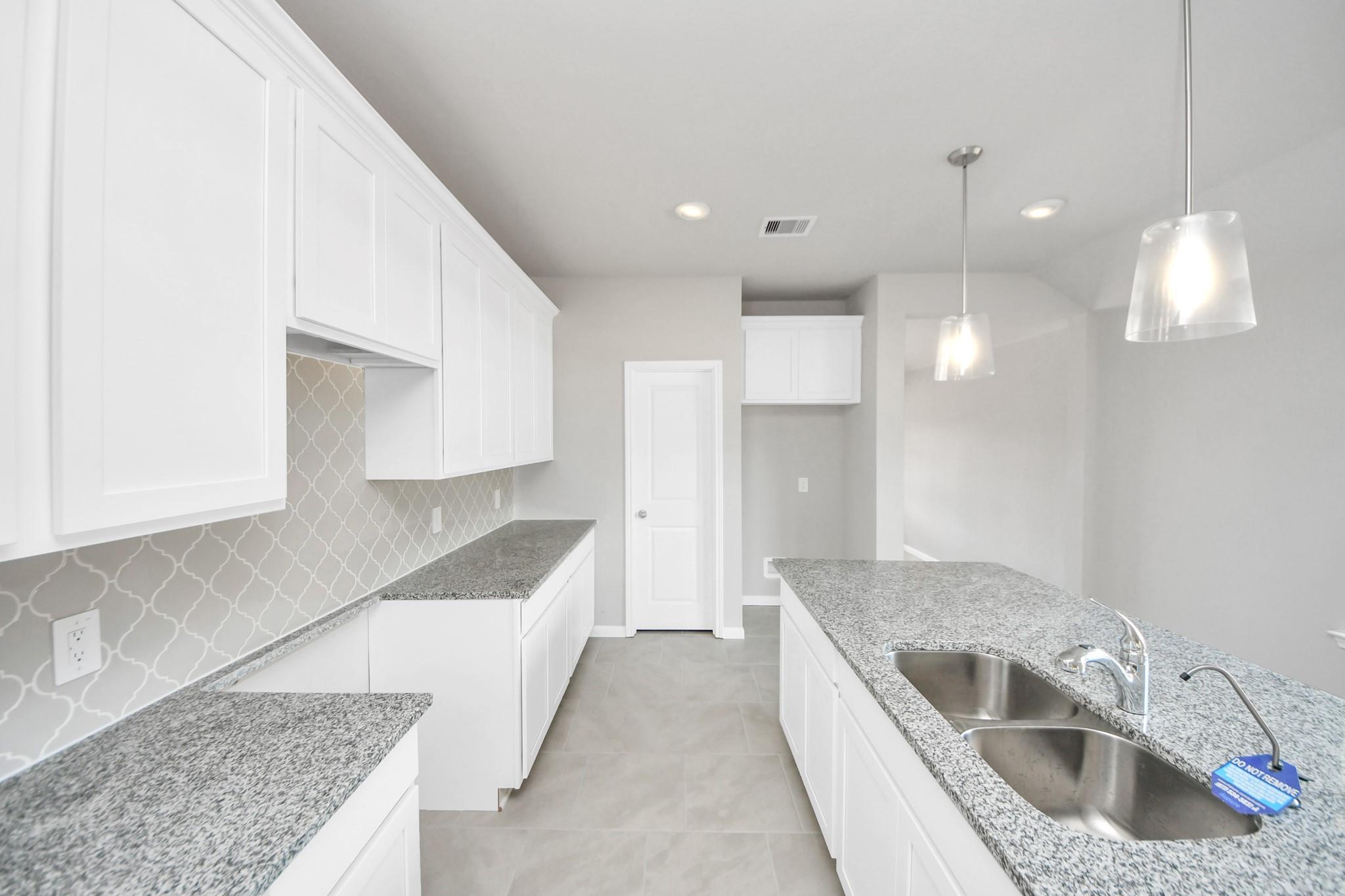 19584 Stripe Hill Bend