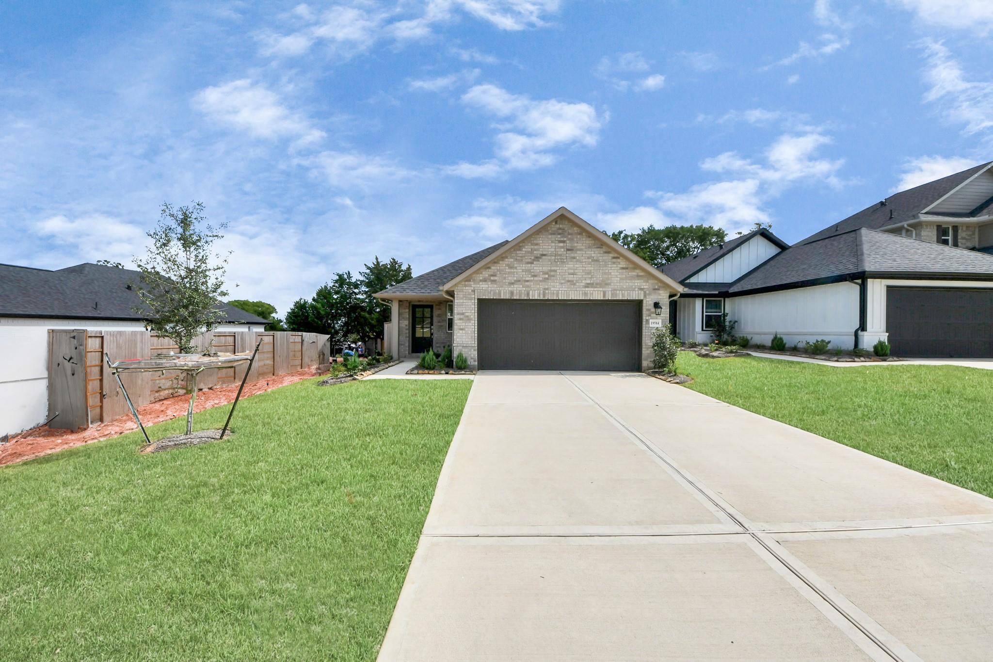 19584 Stripe Hill Bend