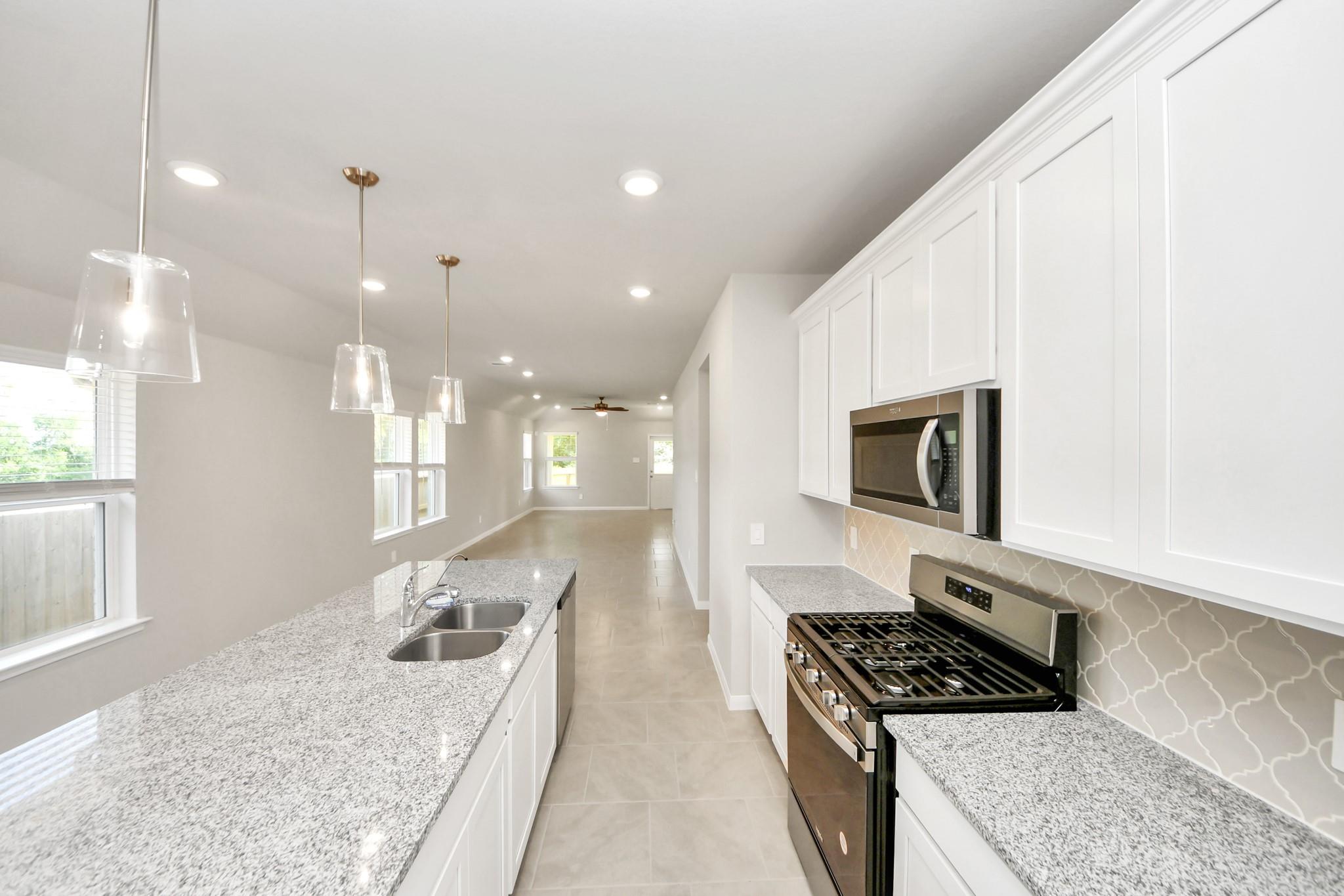 19584 Stripe Hill Bend