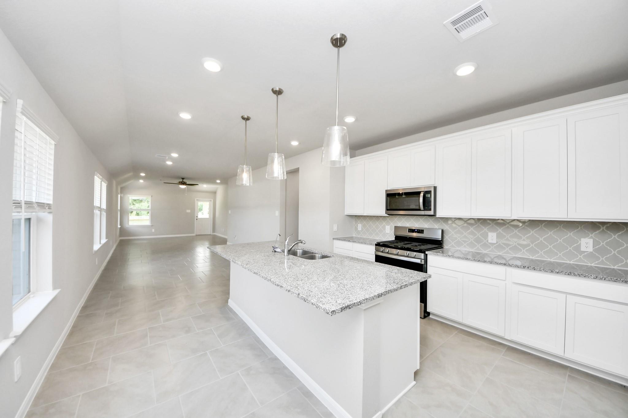 19584 Stripe Hill Bend