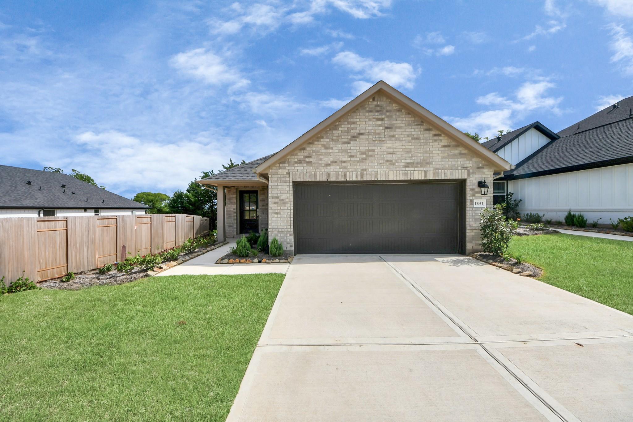 19584 Stripe Hill Bend