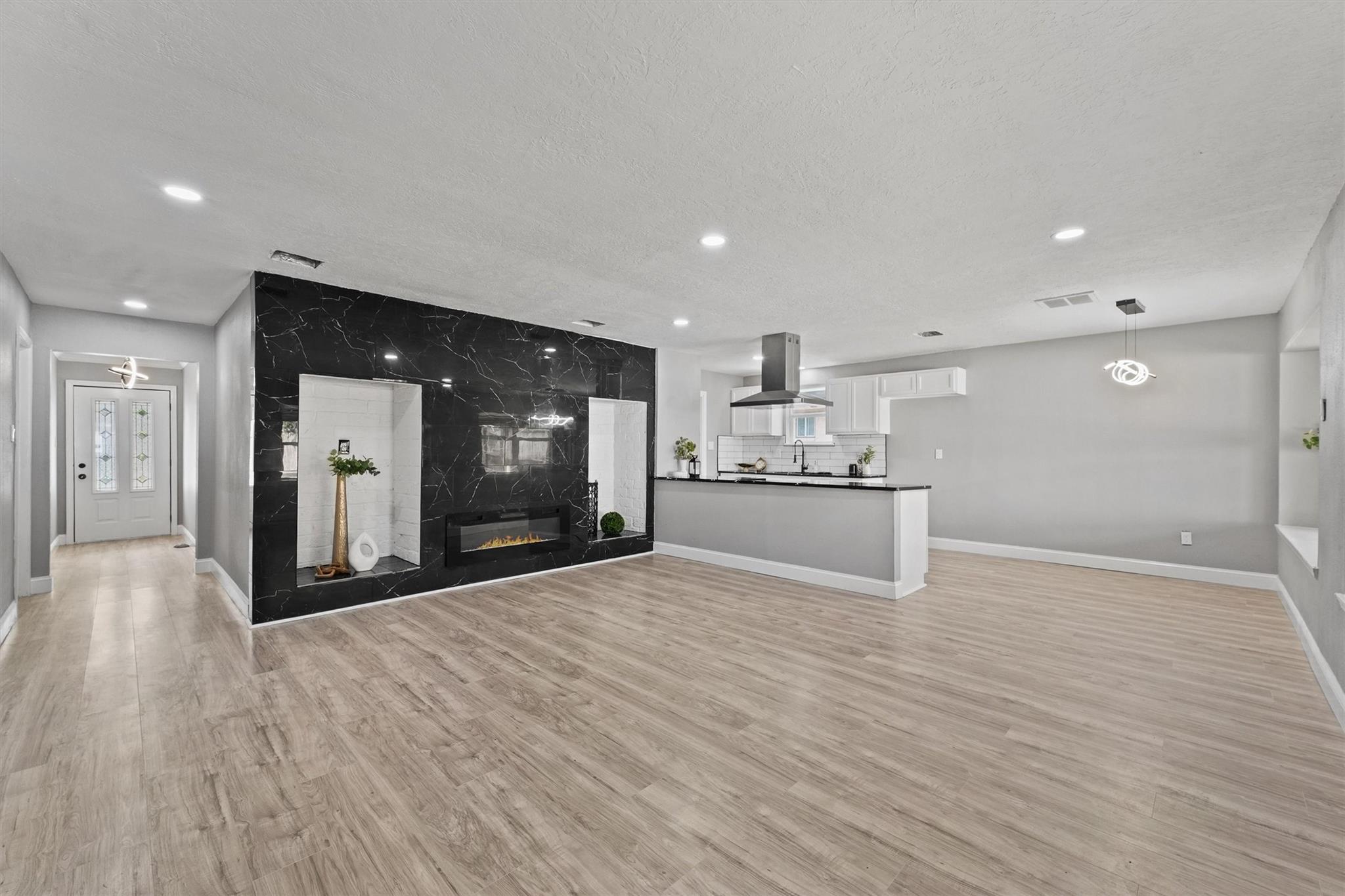 6618 Castleview Lane