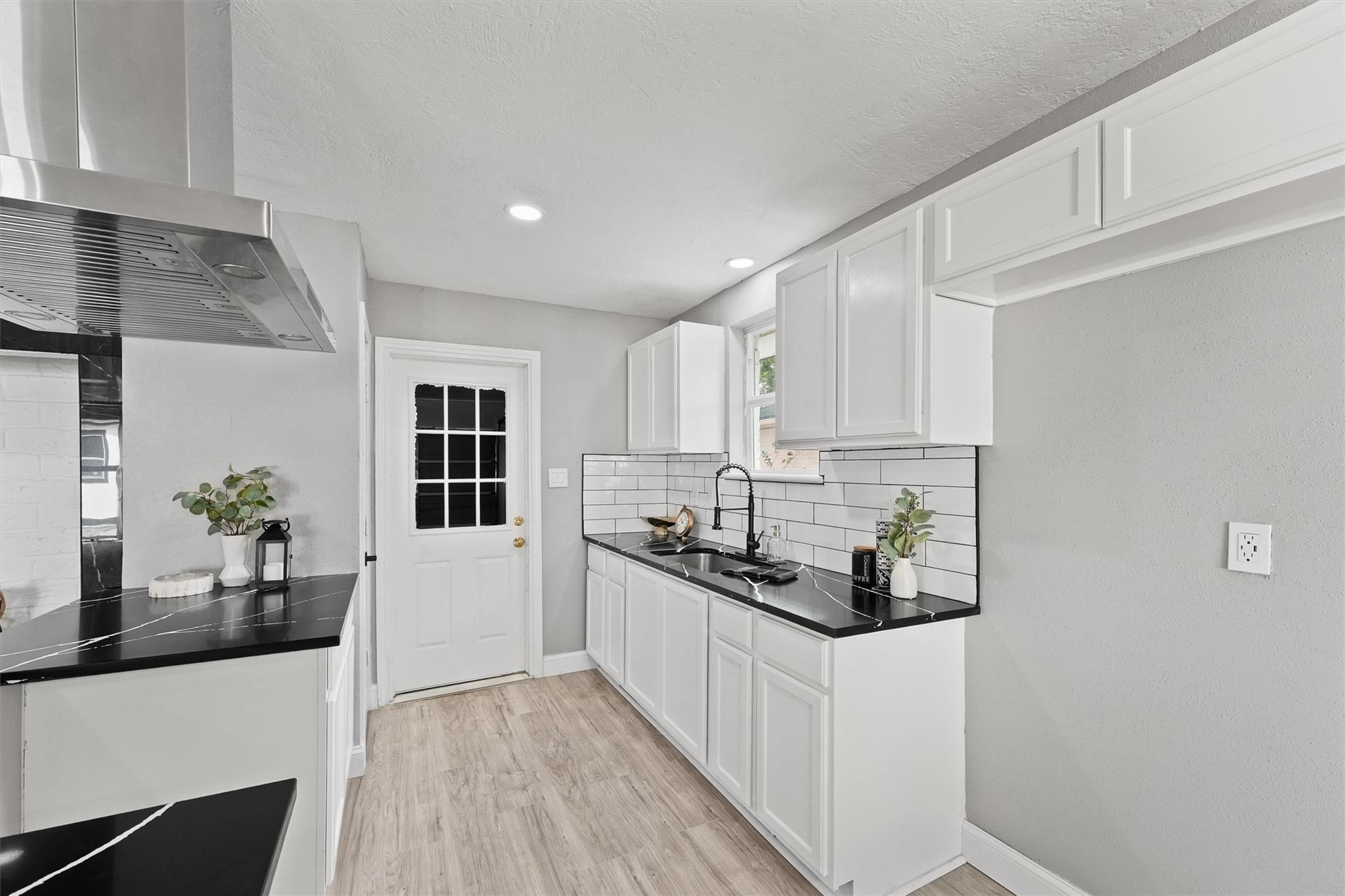 6618 Castleview Lane