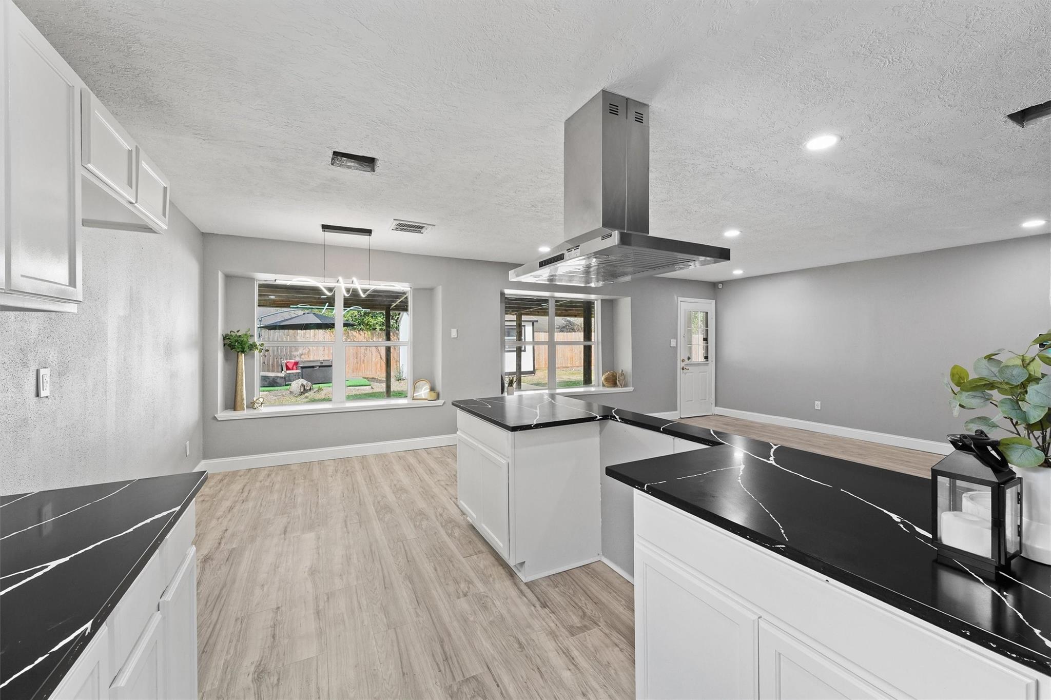 6618 Castleview Lane