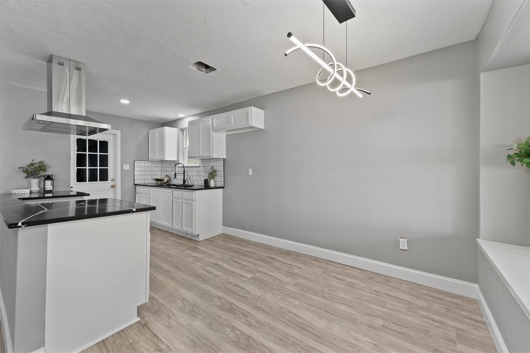 6618 Castleview Lane