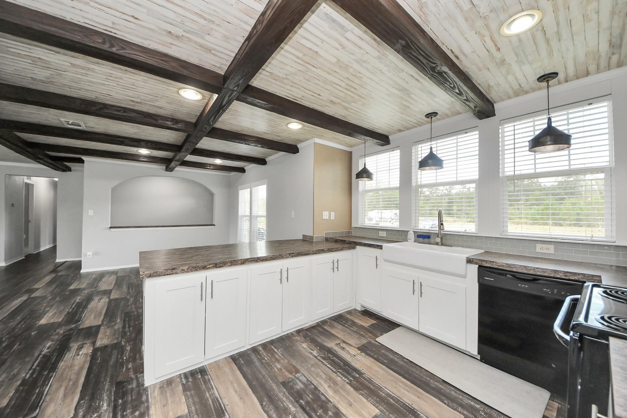 764 Road 3371a, Cleveland