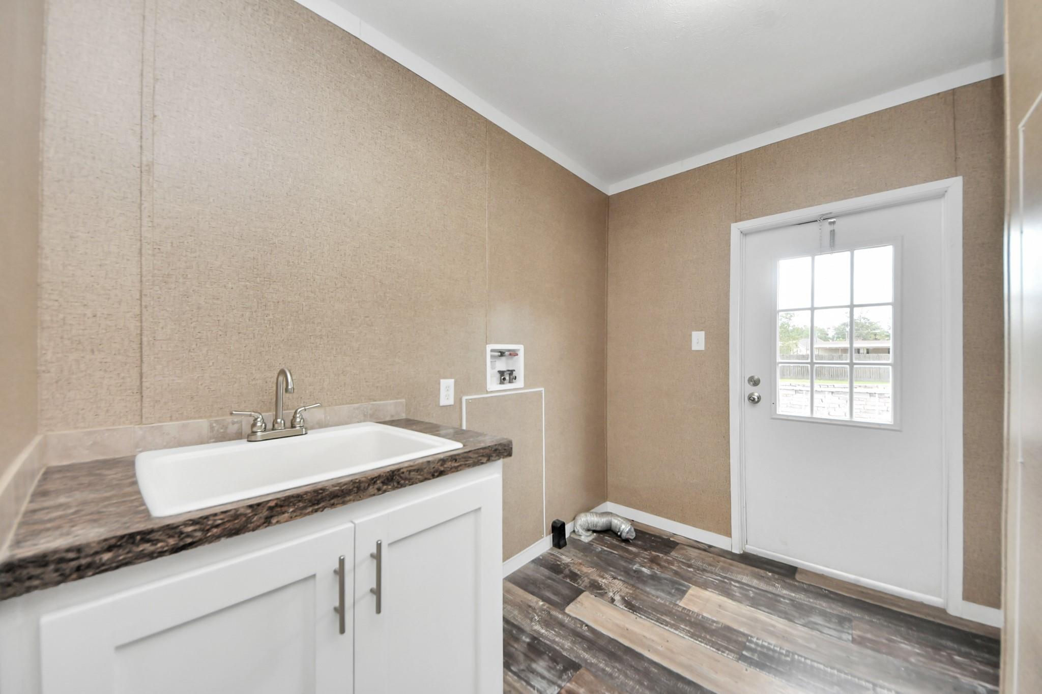 764 Road 3371a, Cleveland