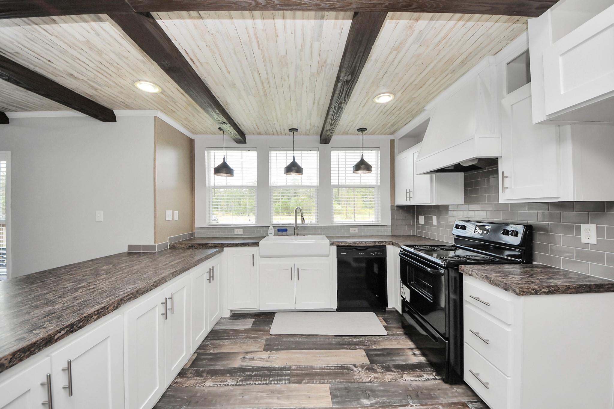 764 Road 3371a, Cleveland