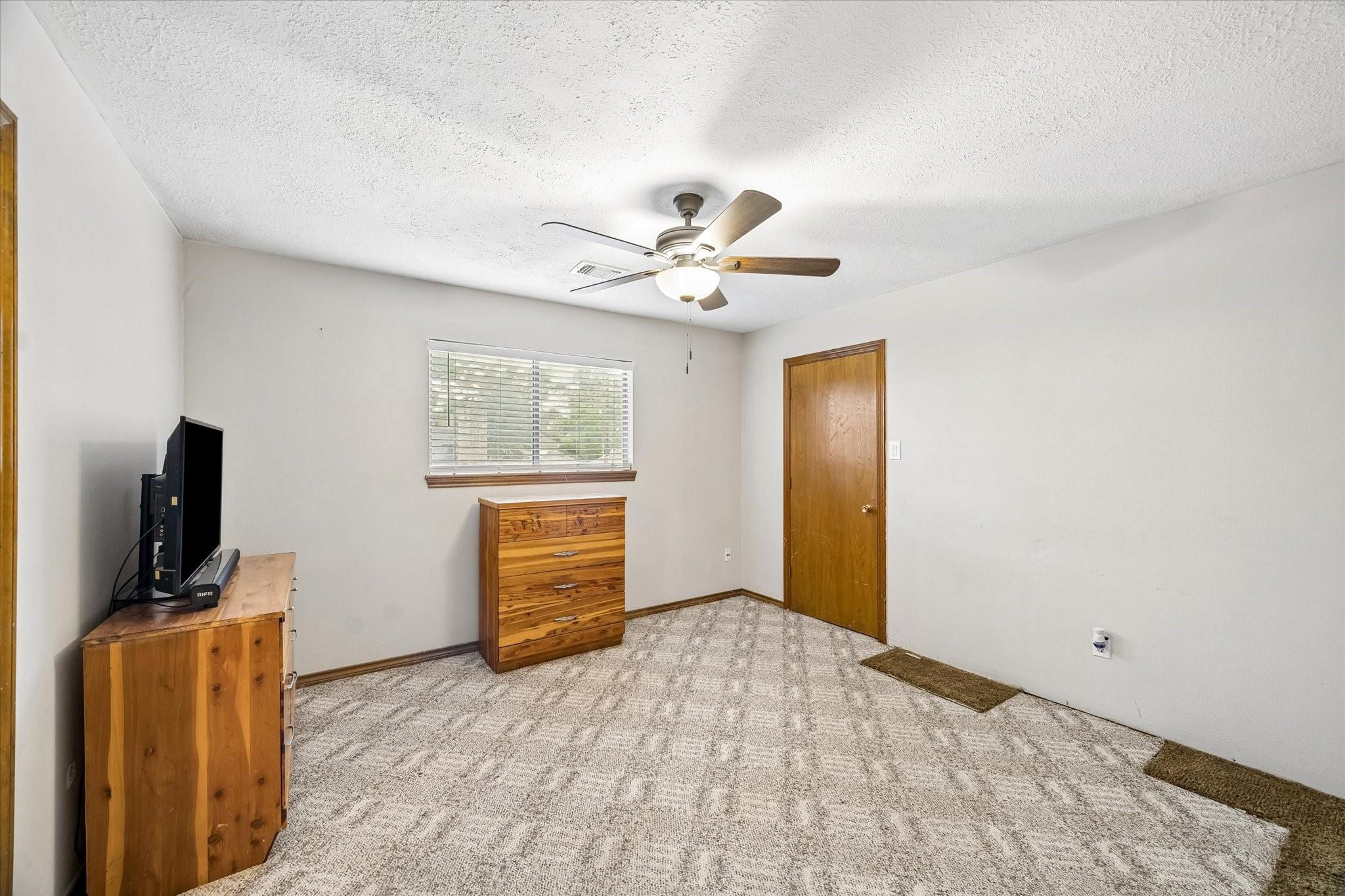 14615 Oak Bluff Court