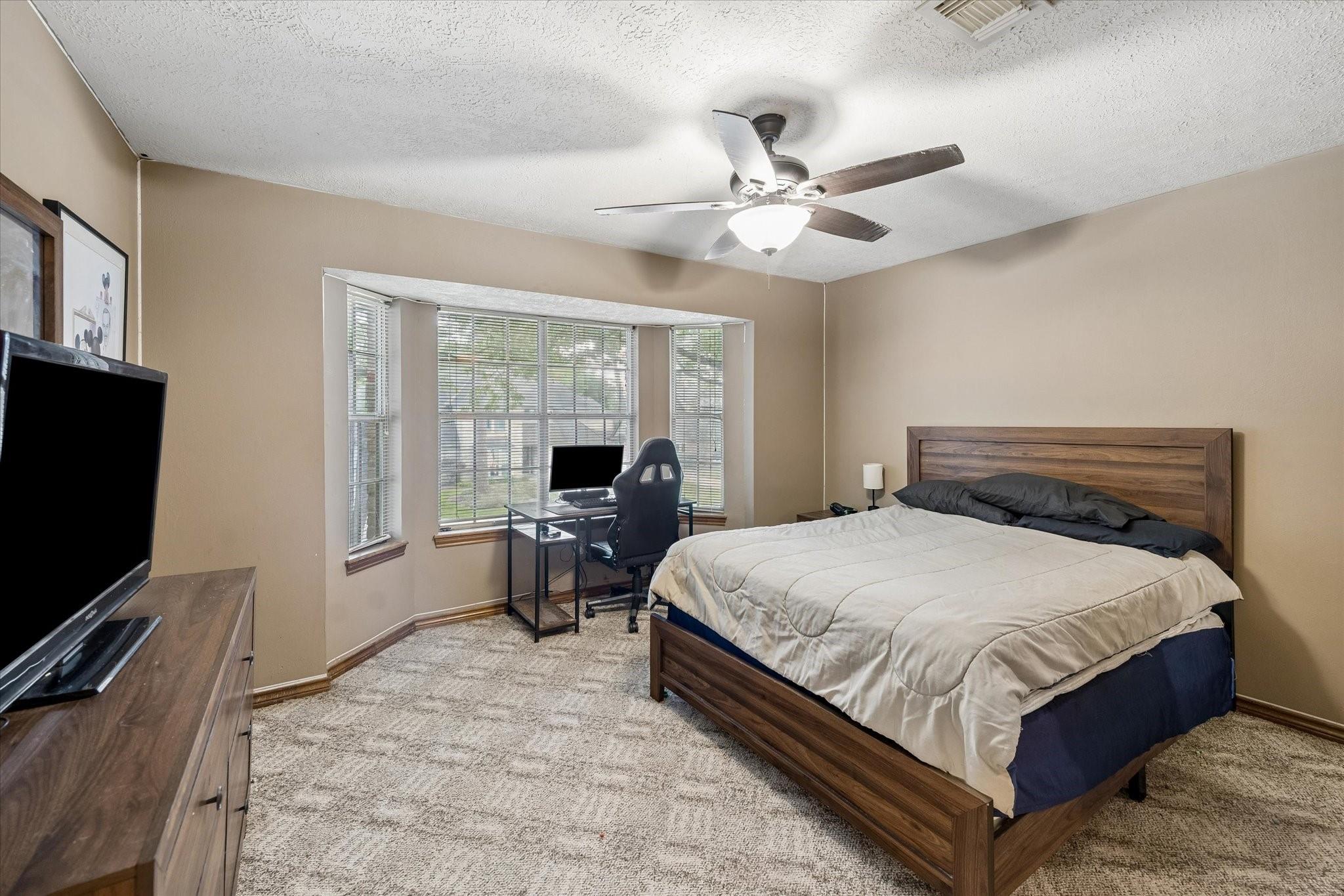 14615 Oak Bluff Court