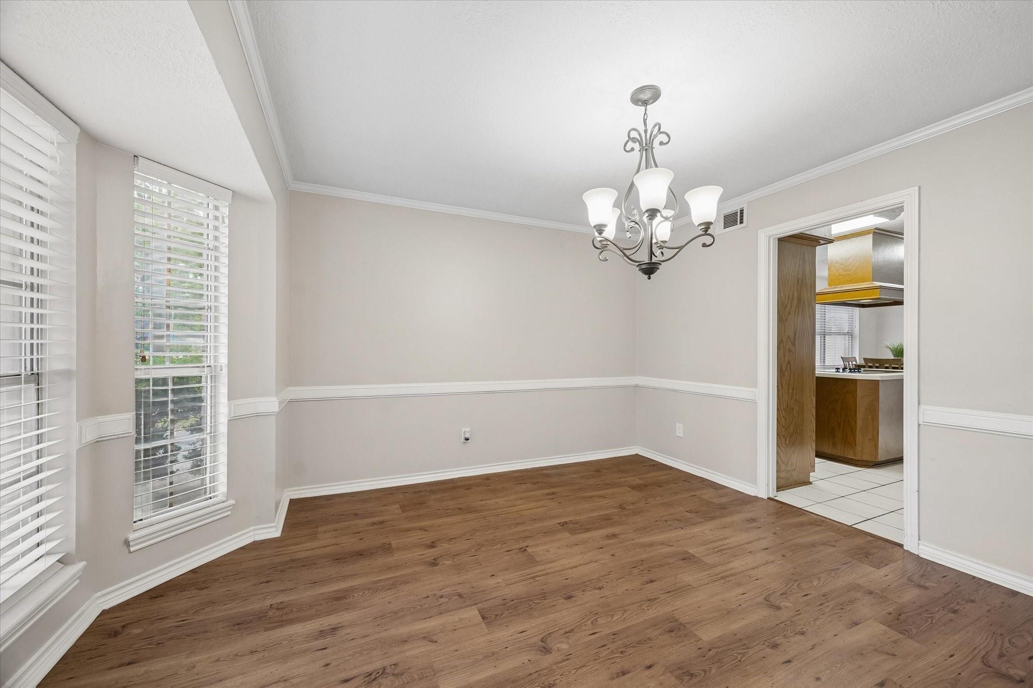 14615 Oak Bluff Court