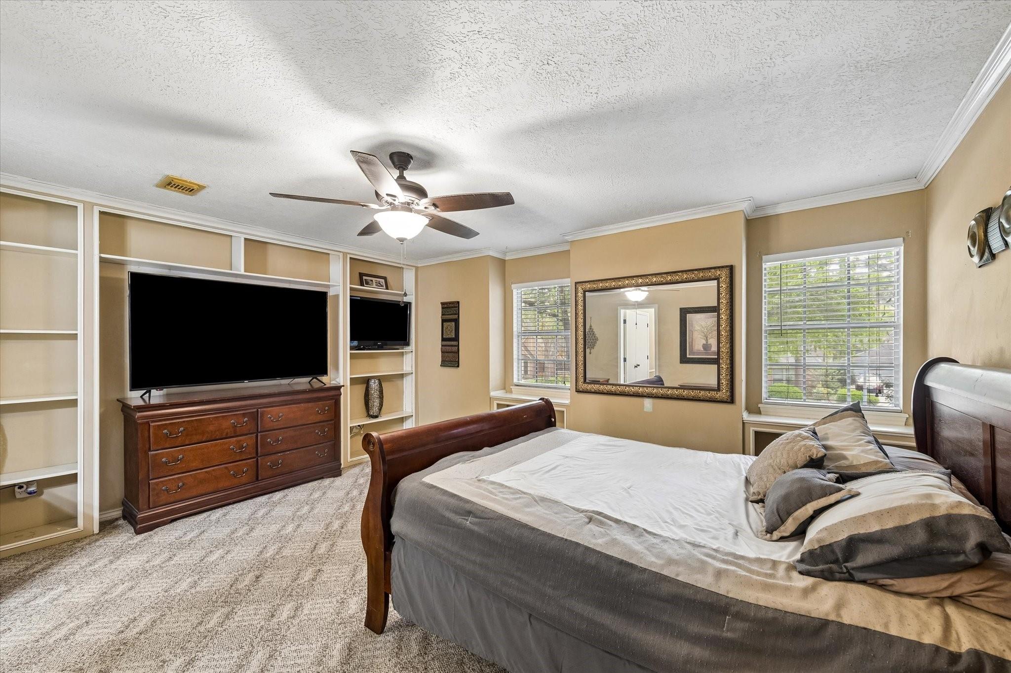 14615 Oak Bluff Court