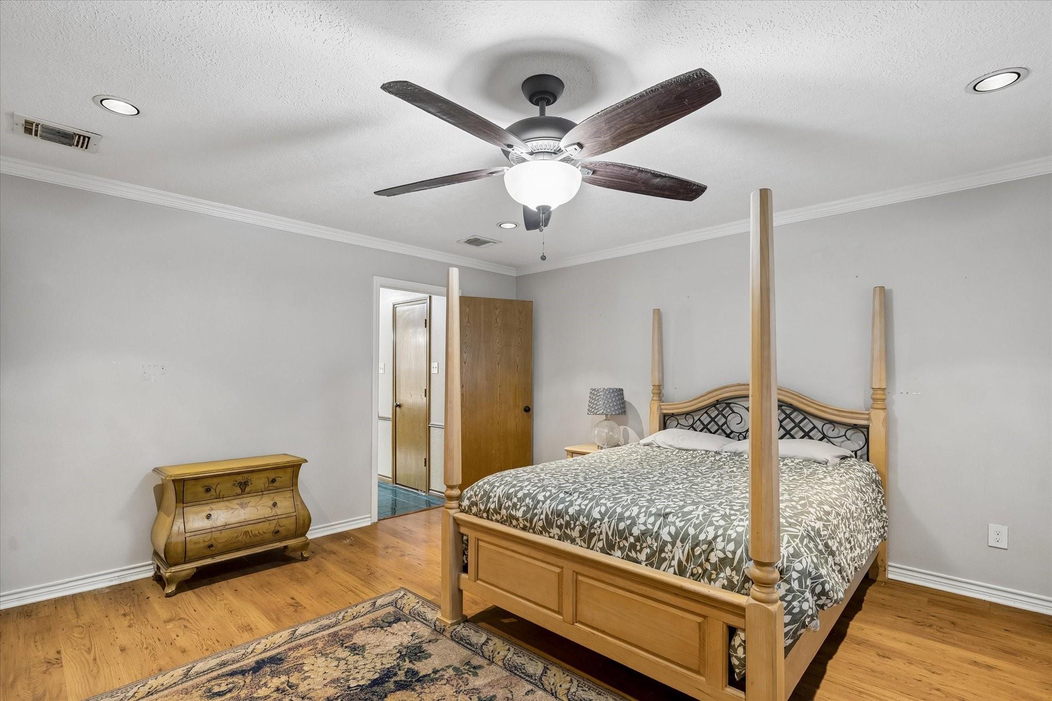 14615 Oak Bluff Court