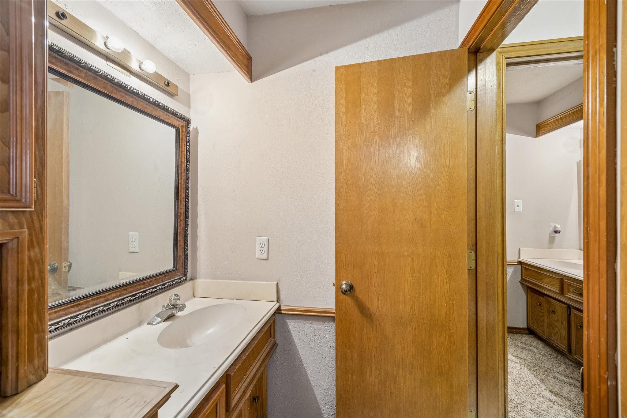 14615 Oak Bluff Court