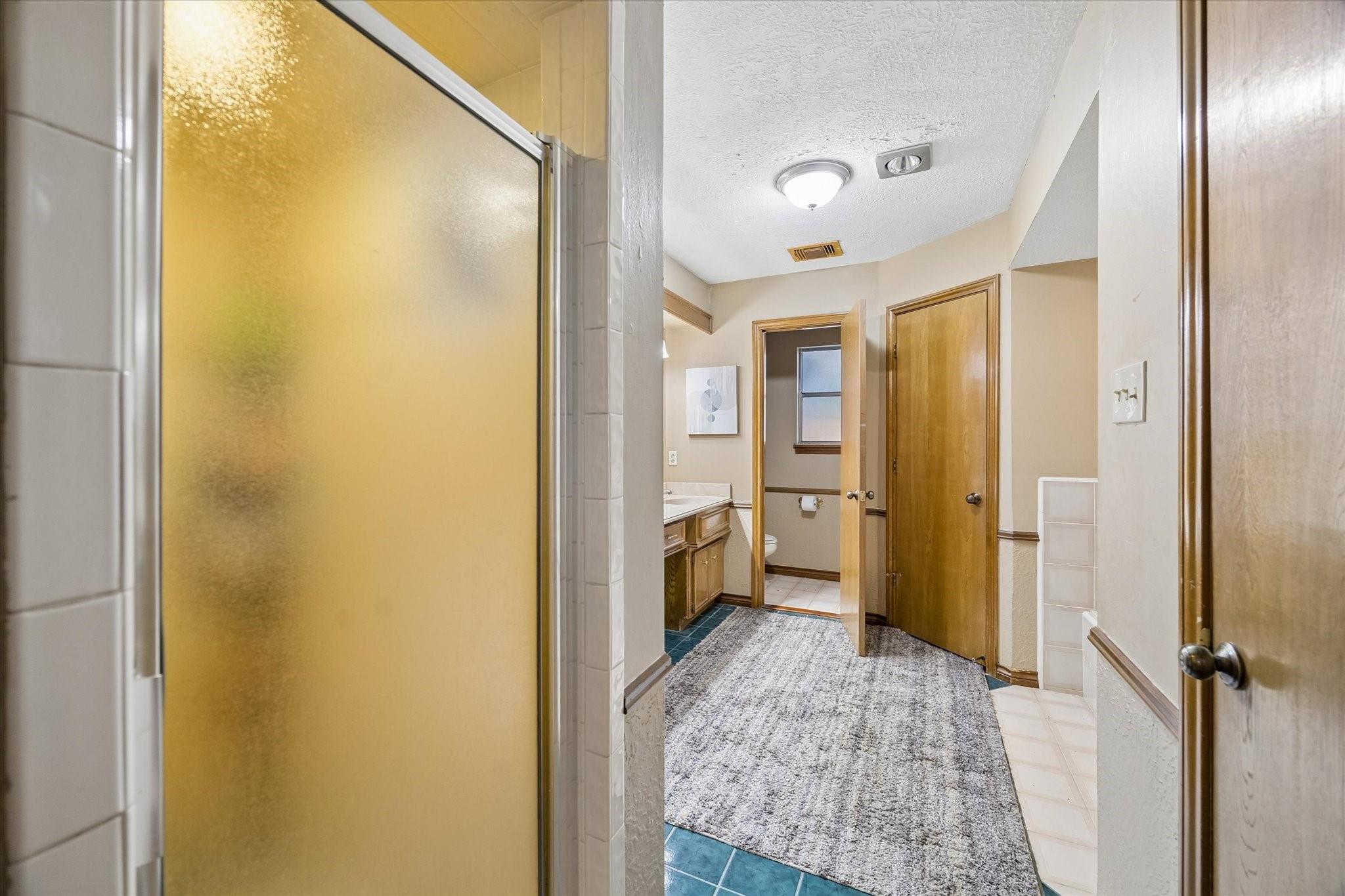 14615 Oak Bluff Court