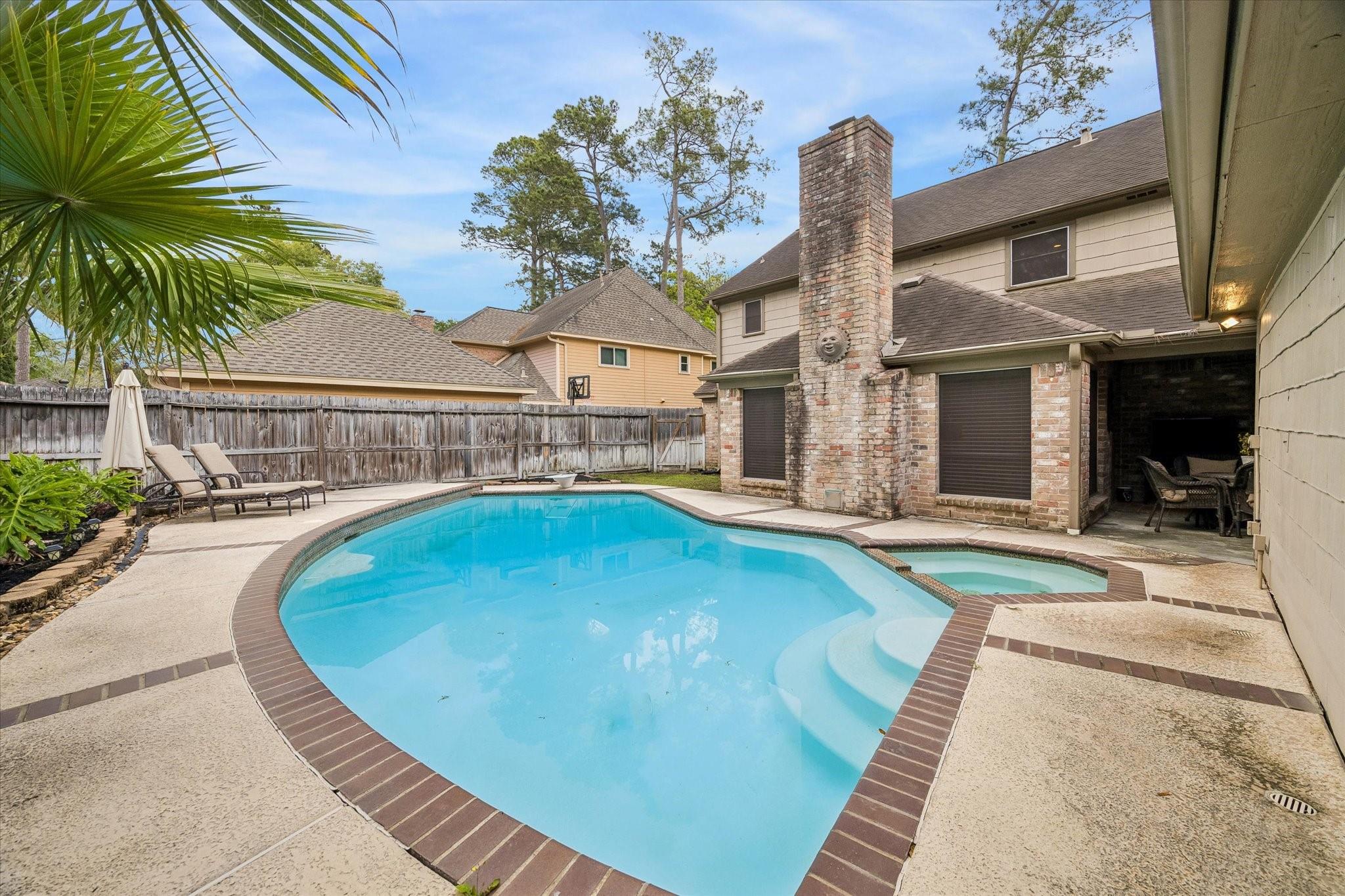 14615 Oak Bluff Court