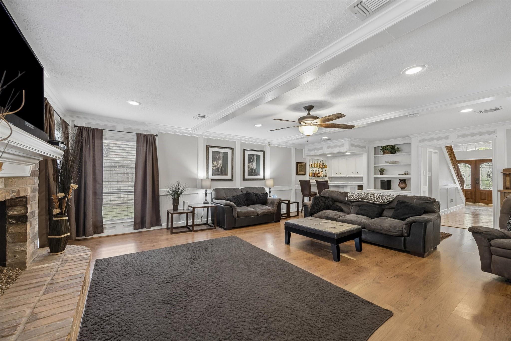 14615 Oak Bluff Court