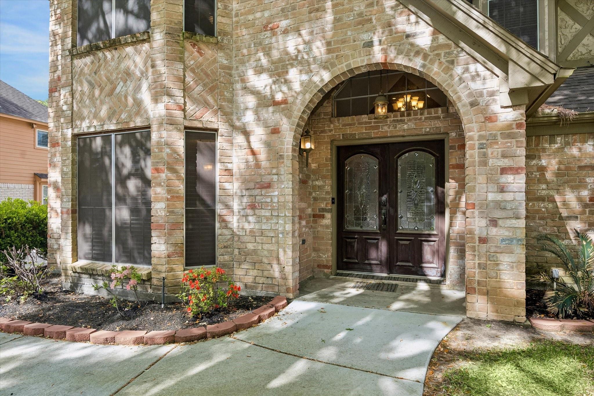 14615 Oak Bluff Court