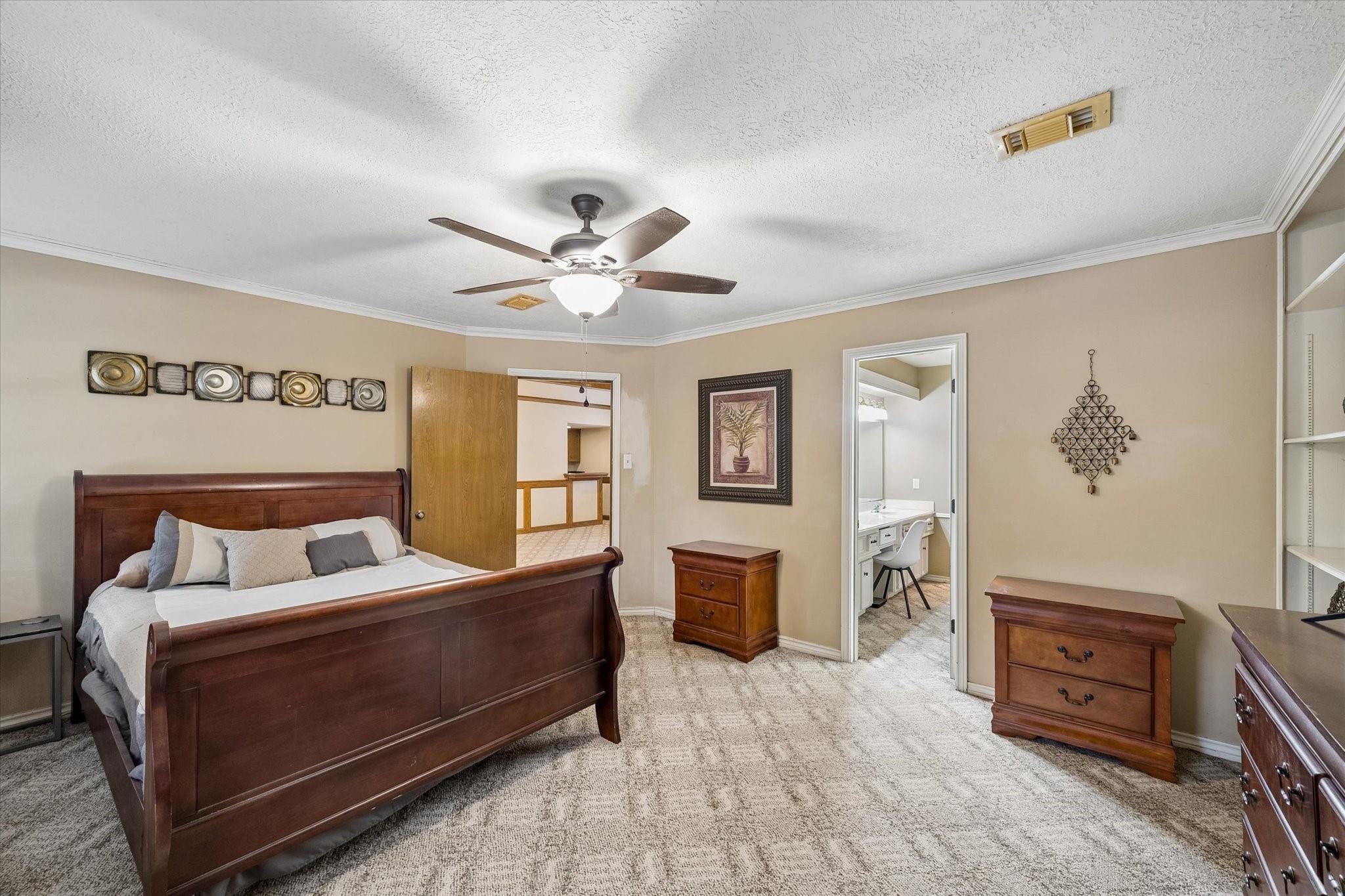 14615 Oak Bluff Court