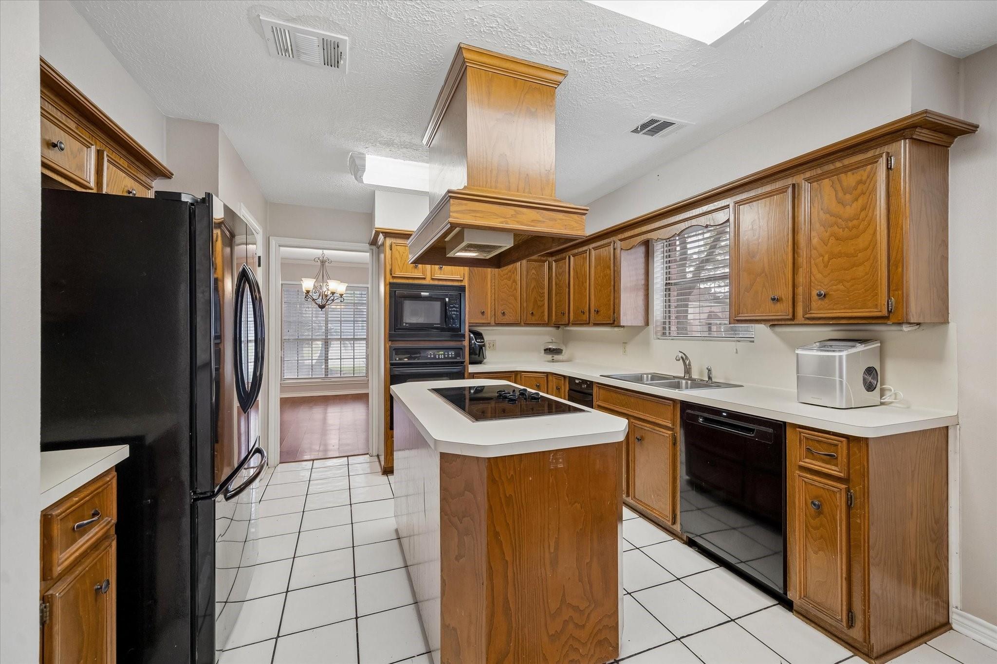 14615 Oak Bluff Court