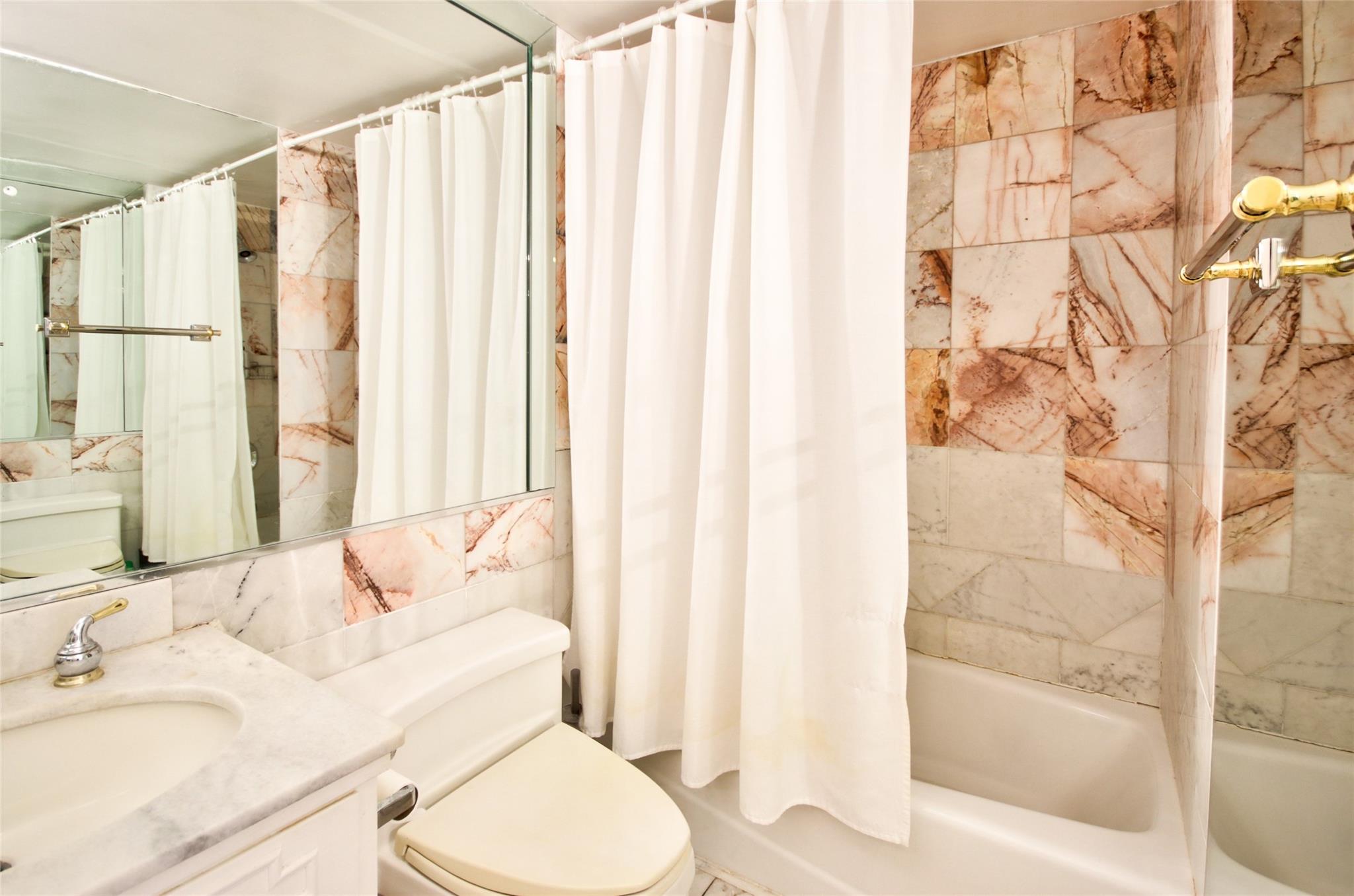 2701 Westheimer Road # 7H