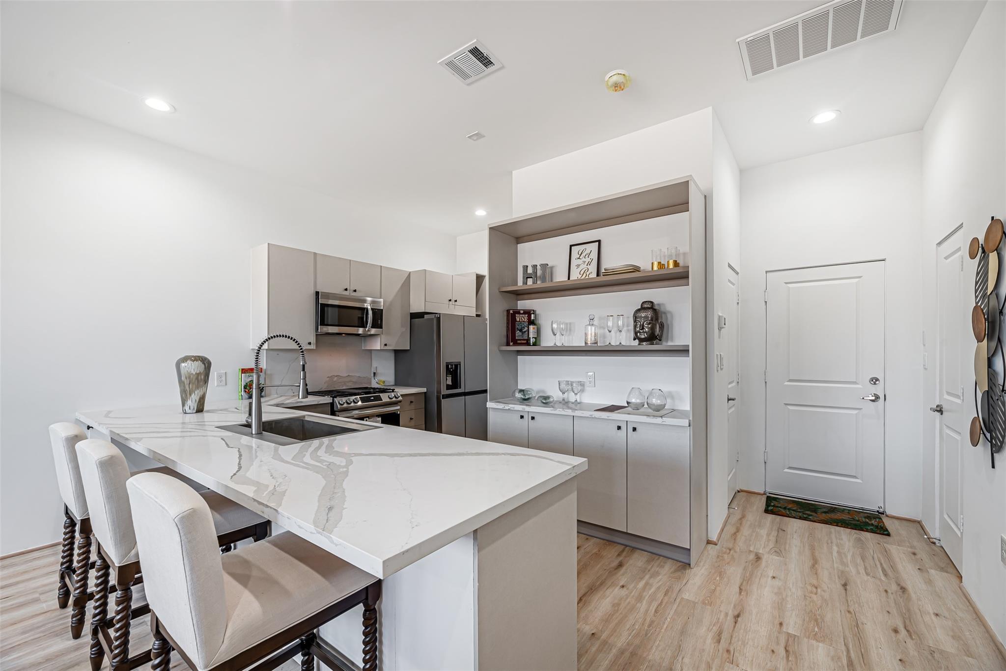 15000 S Richmond Avenue # 6