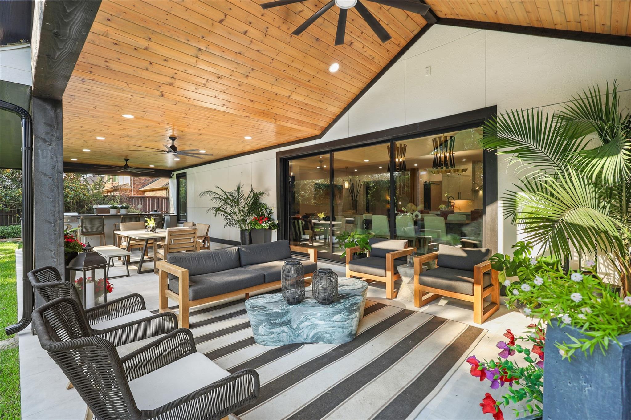 17707 Country Cove