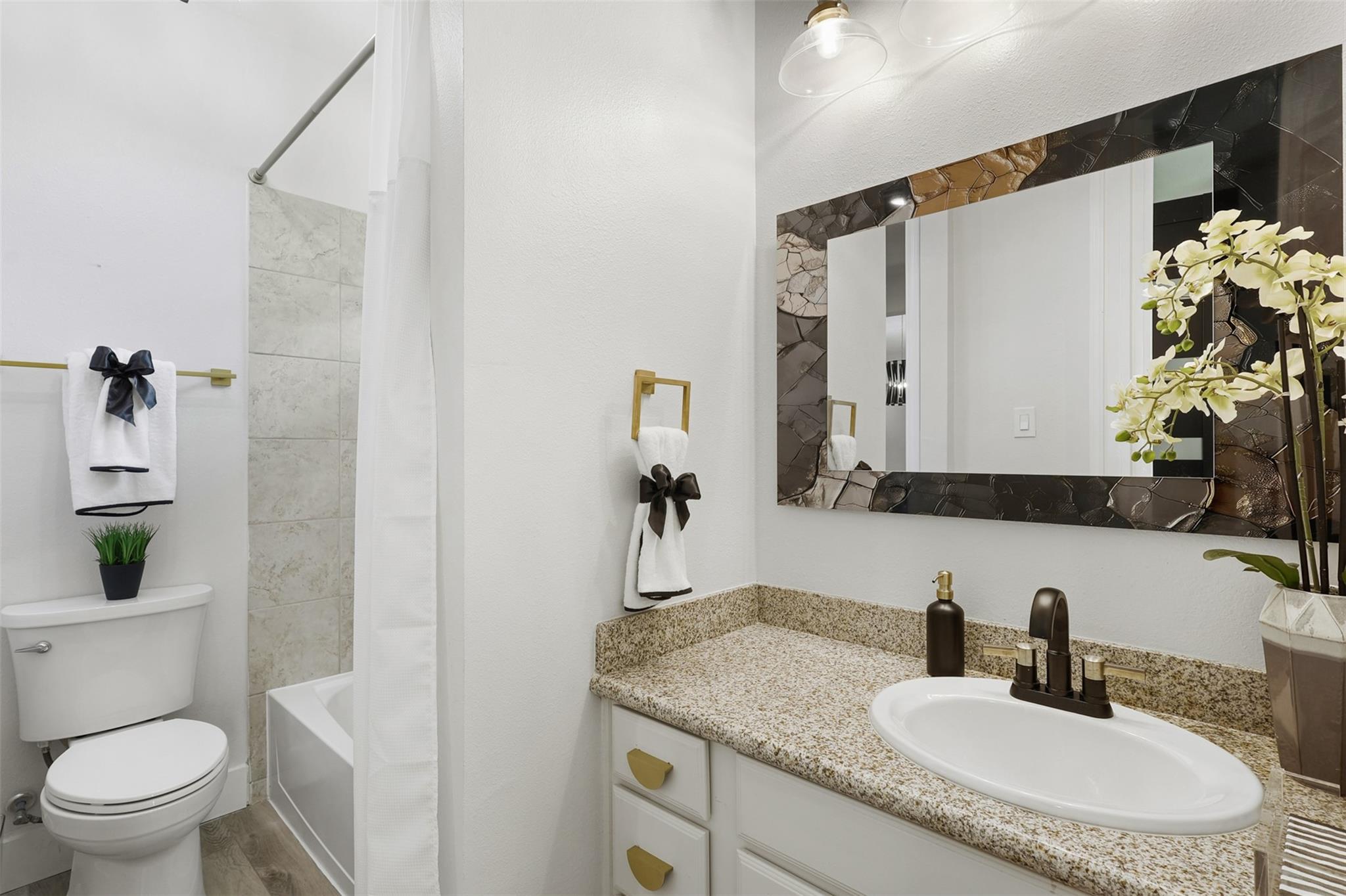 17707 Country Cove