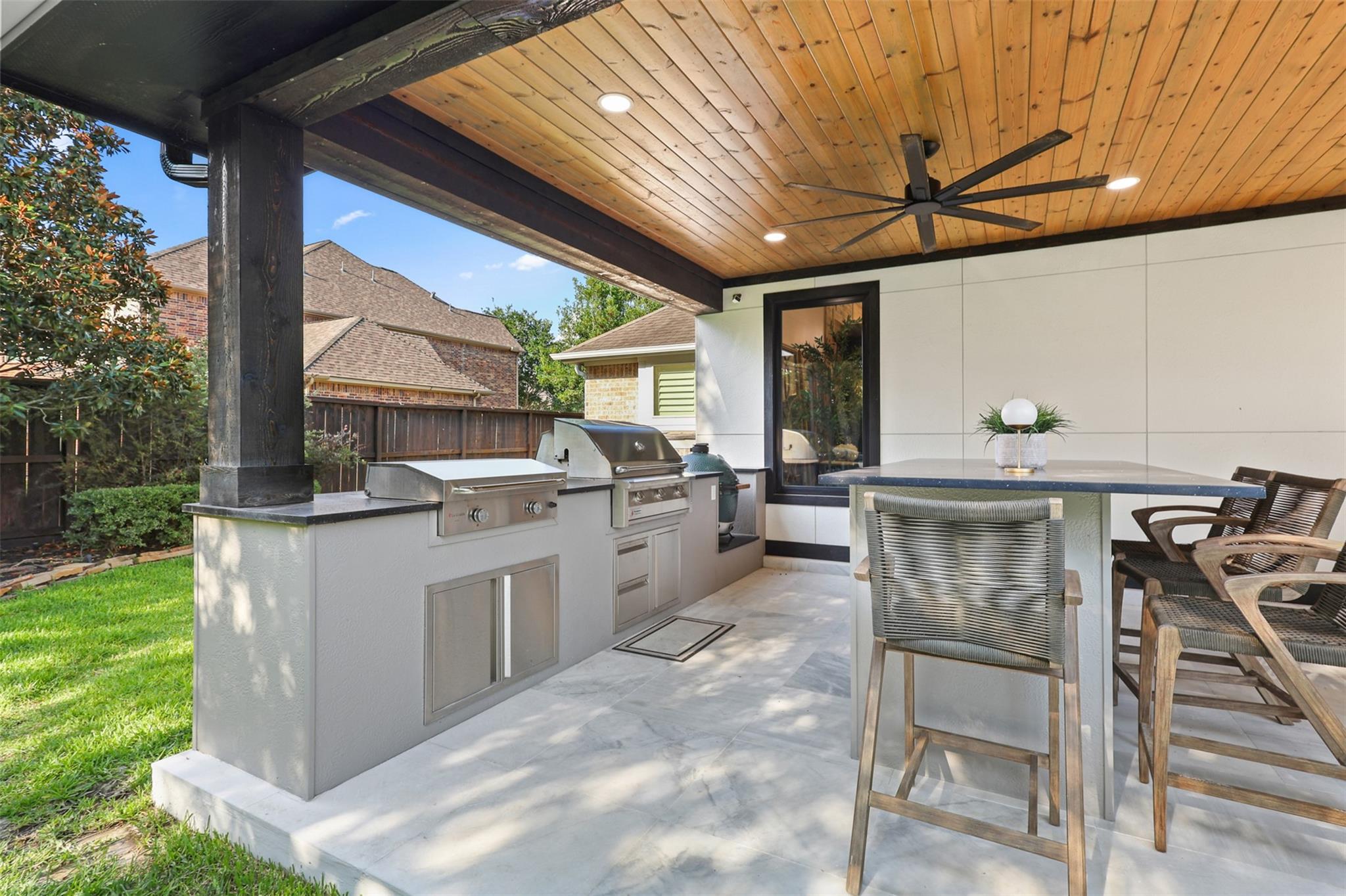 17707 Country Cove