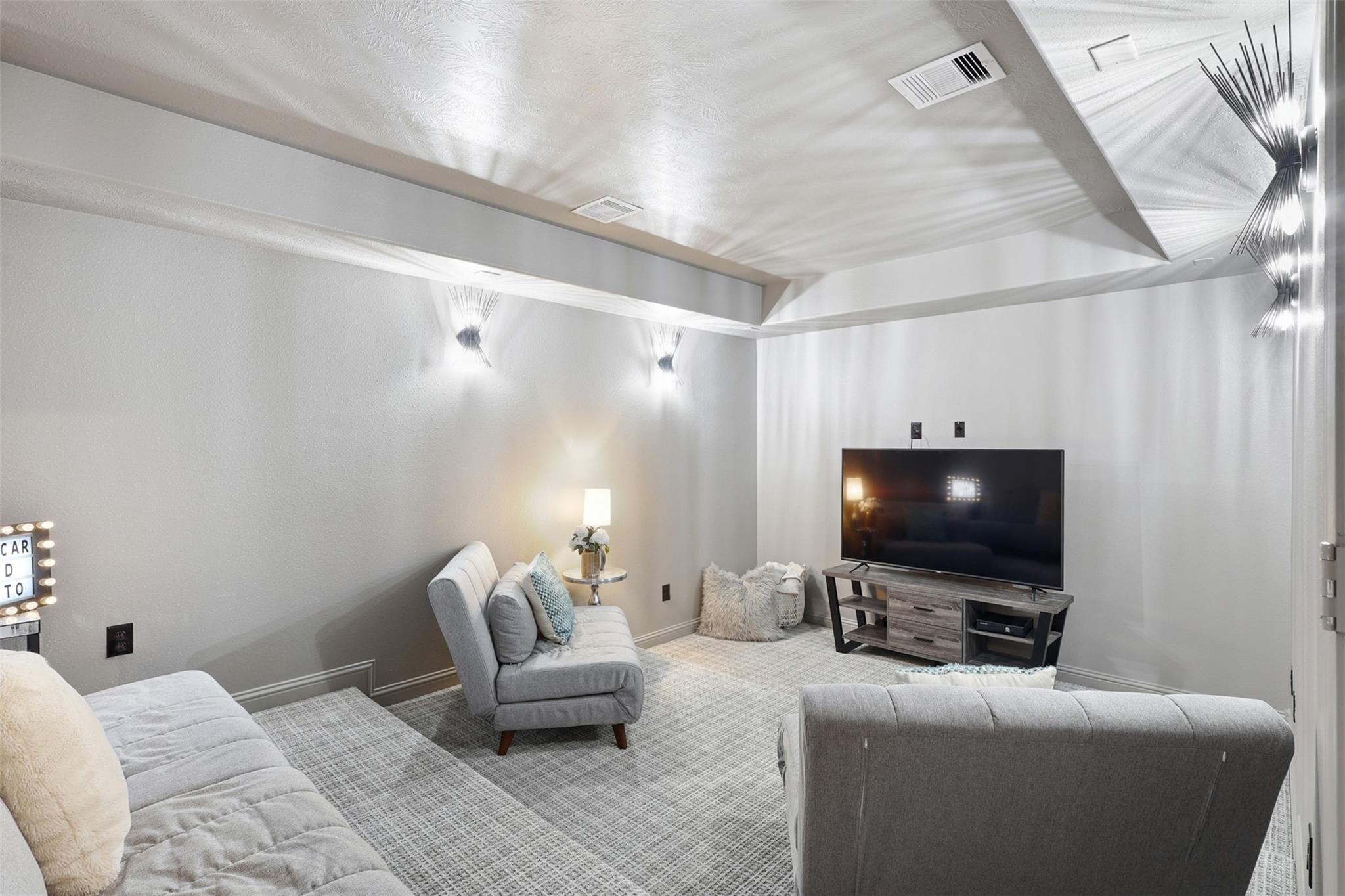 17707 Country Cove