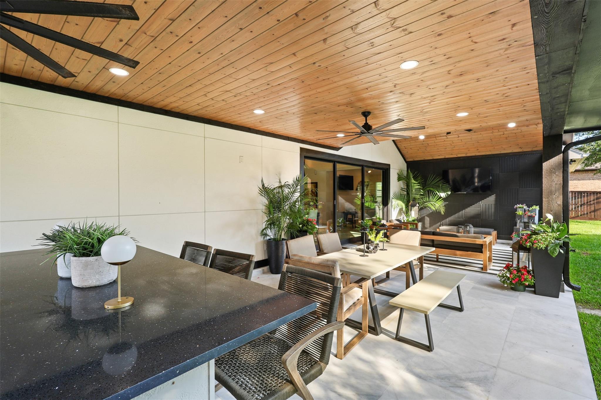 17707 Country Cove