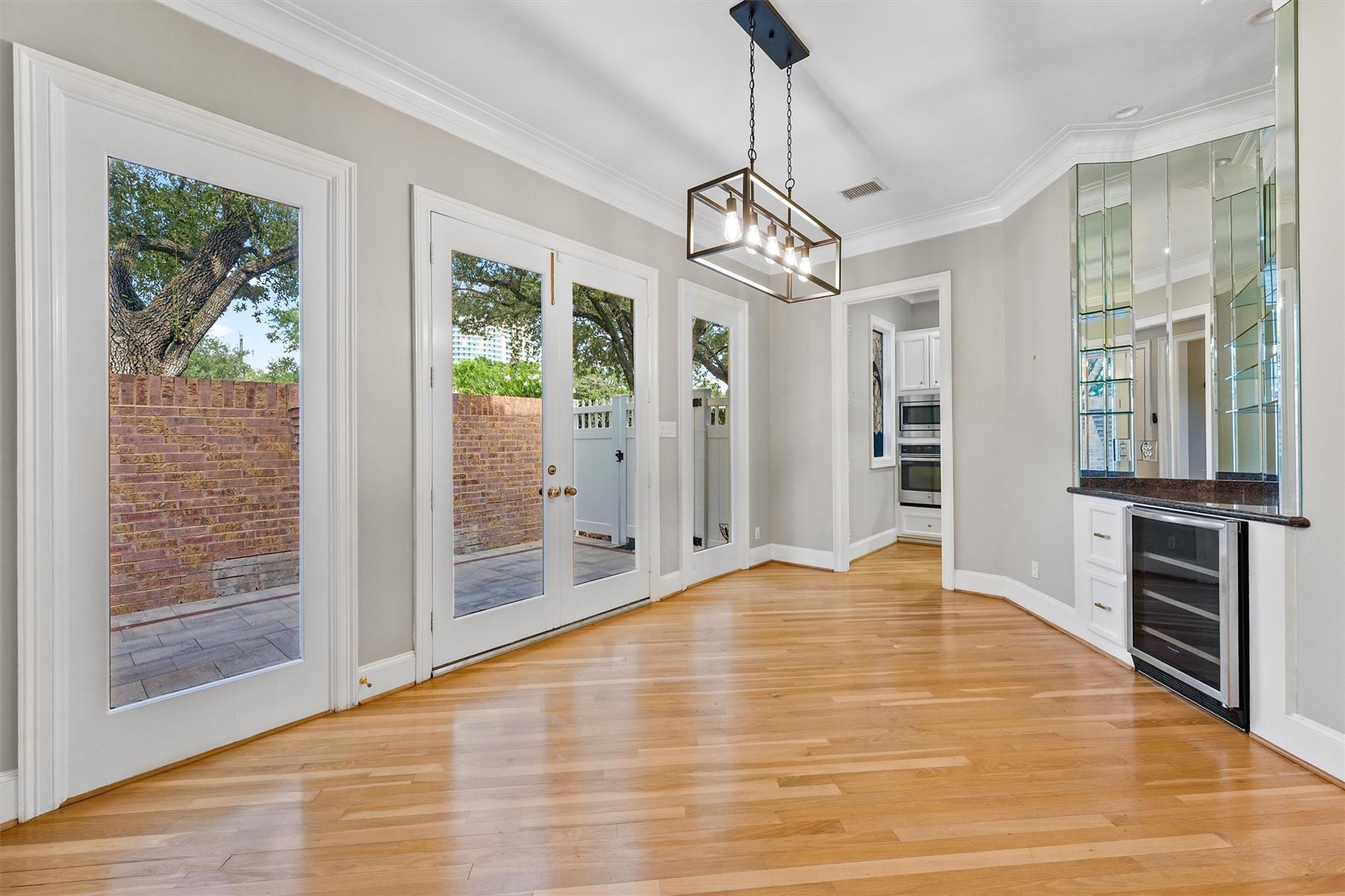 3106 Sackett Street