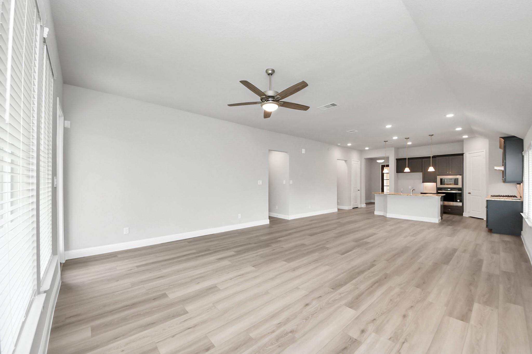 1609 Willow Oak Way