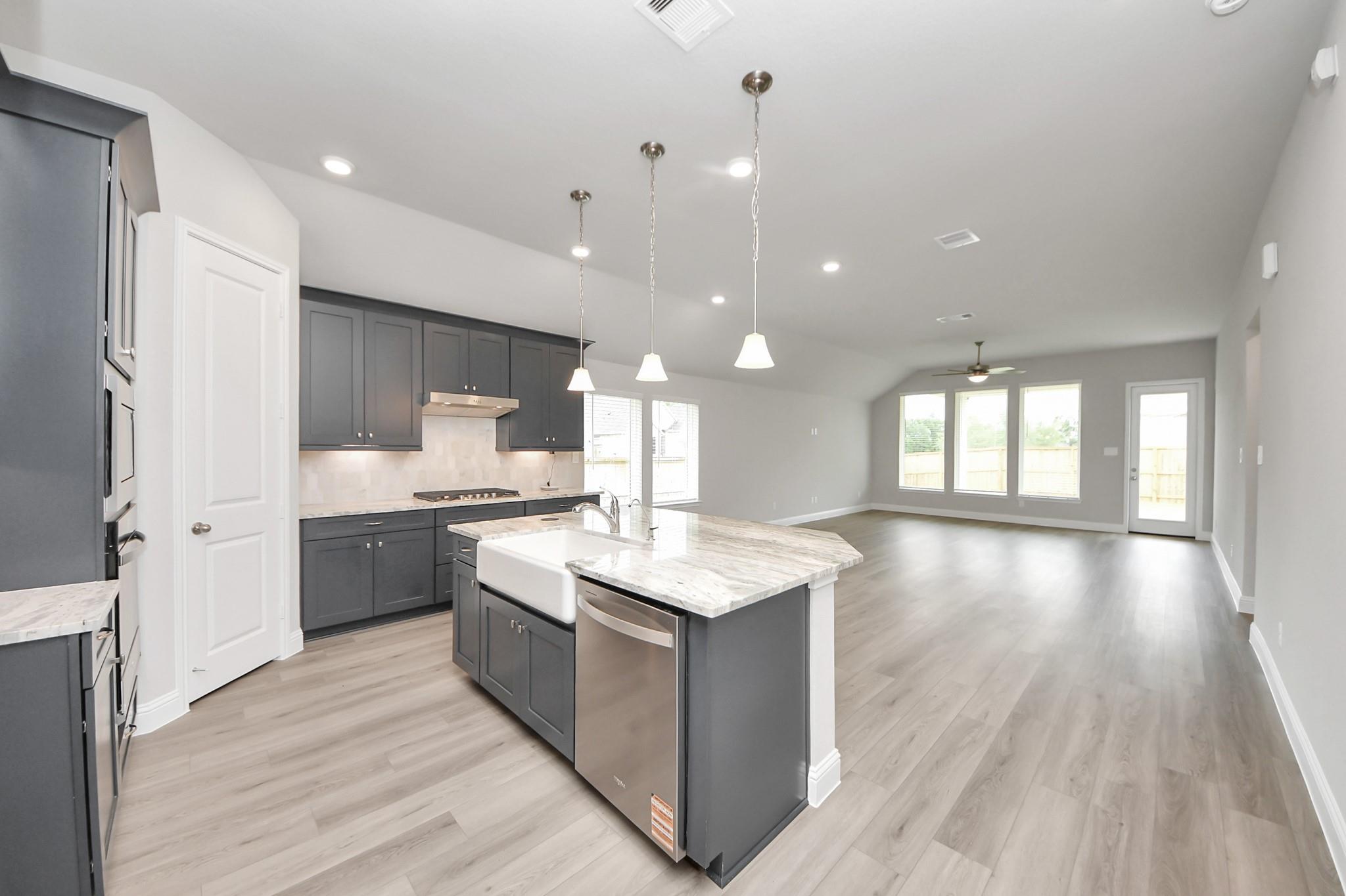 1609 Willow Oak Way