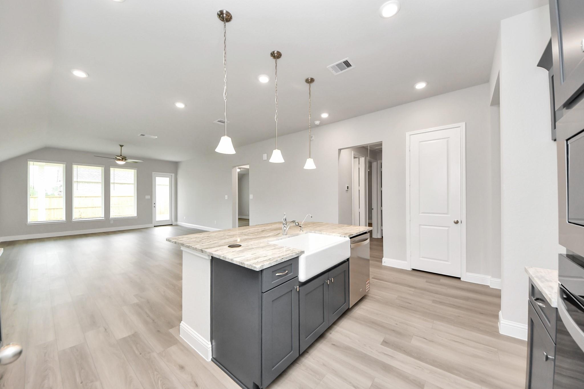 1609 Willow Oak Way