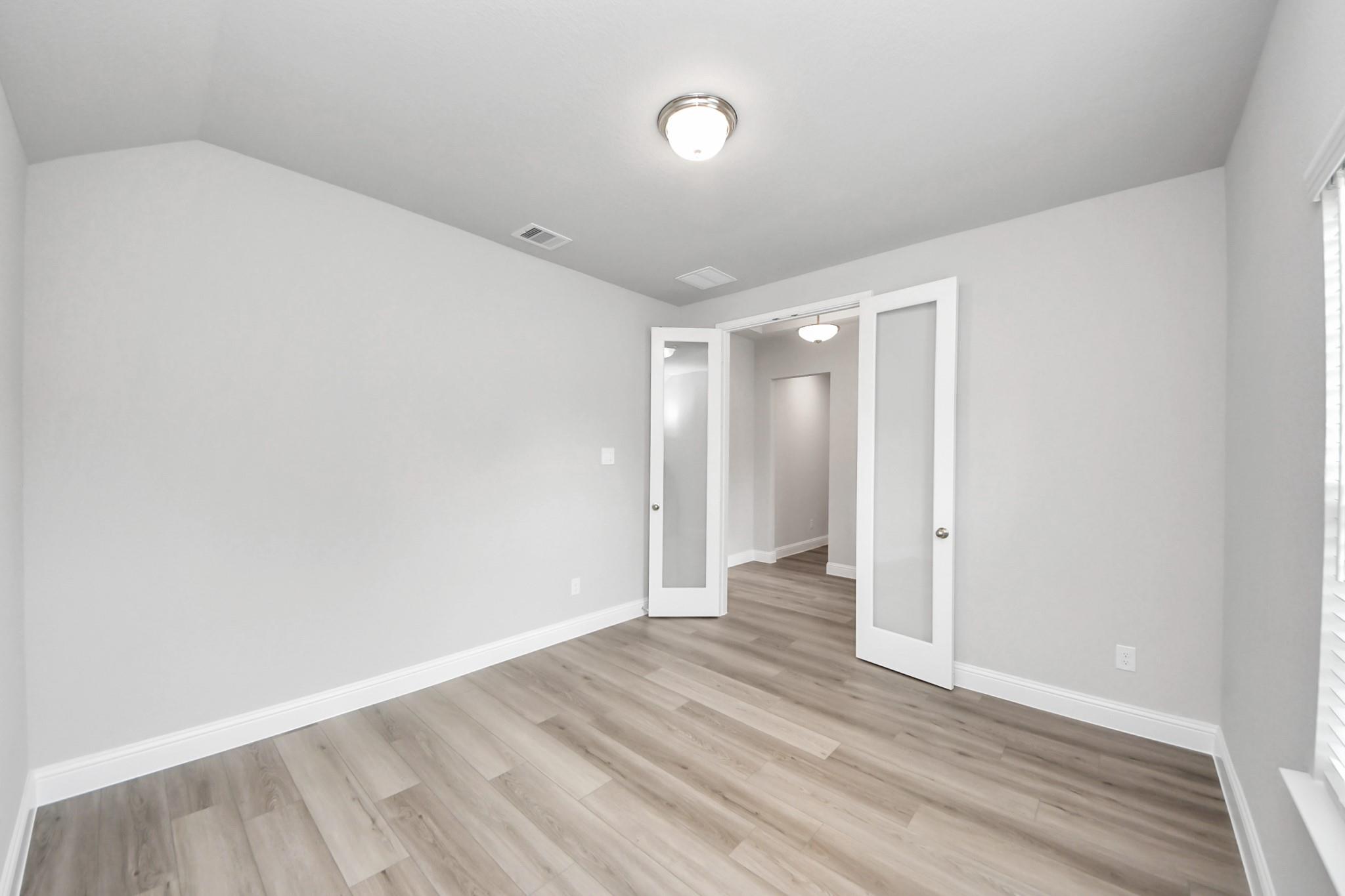 1609 Willow Oak Way