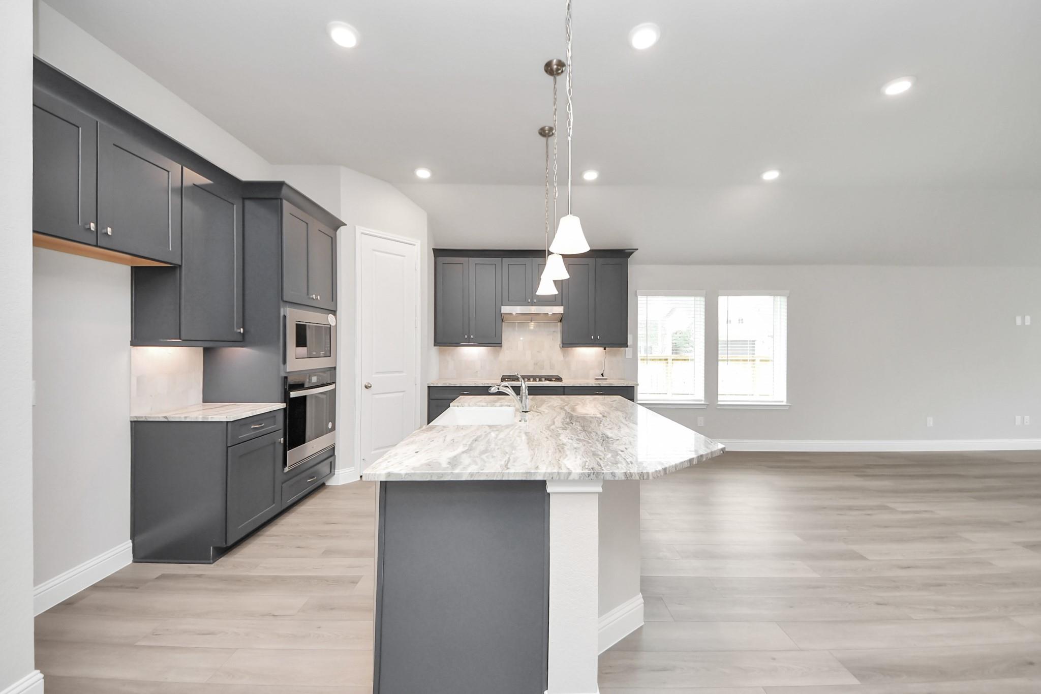 1609 Willow Oak Way