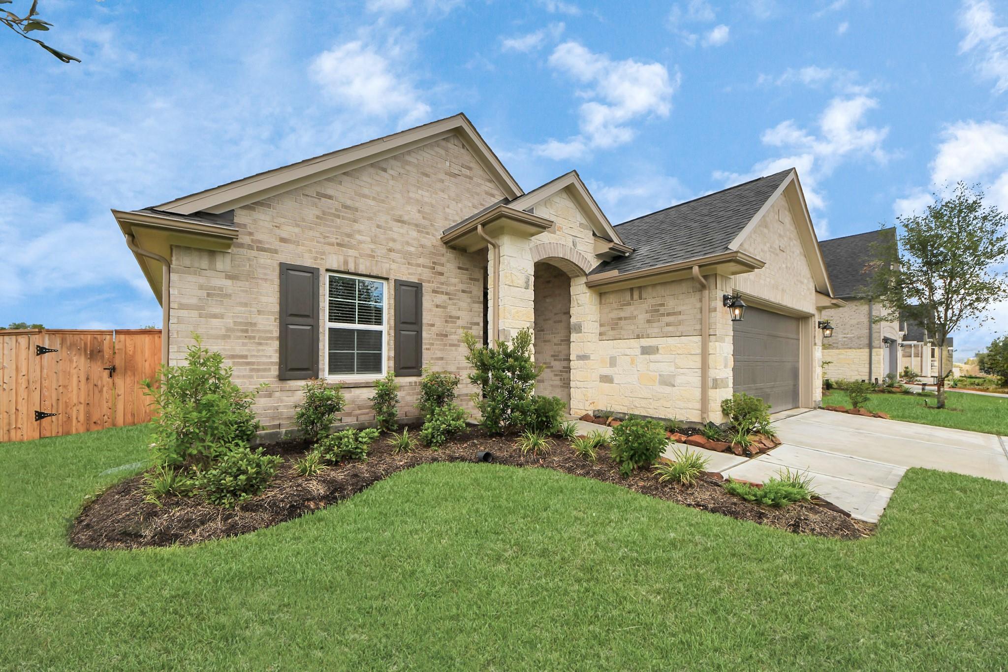 1609 Willow Oak Way