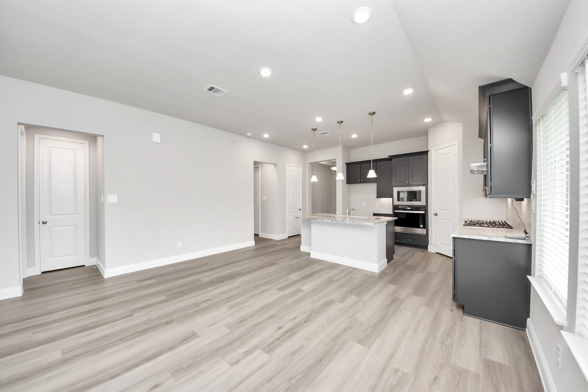 1609 Willow Oak Way